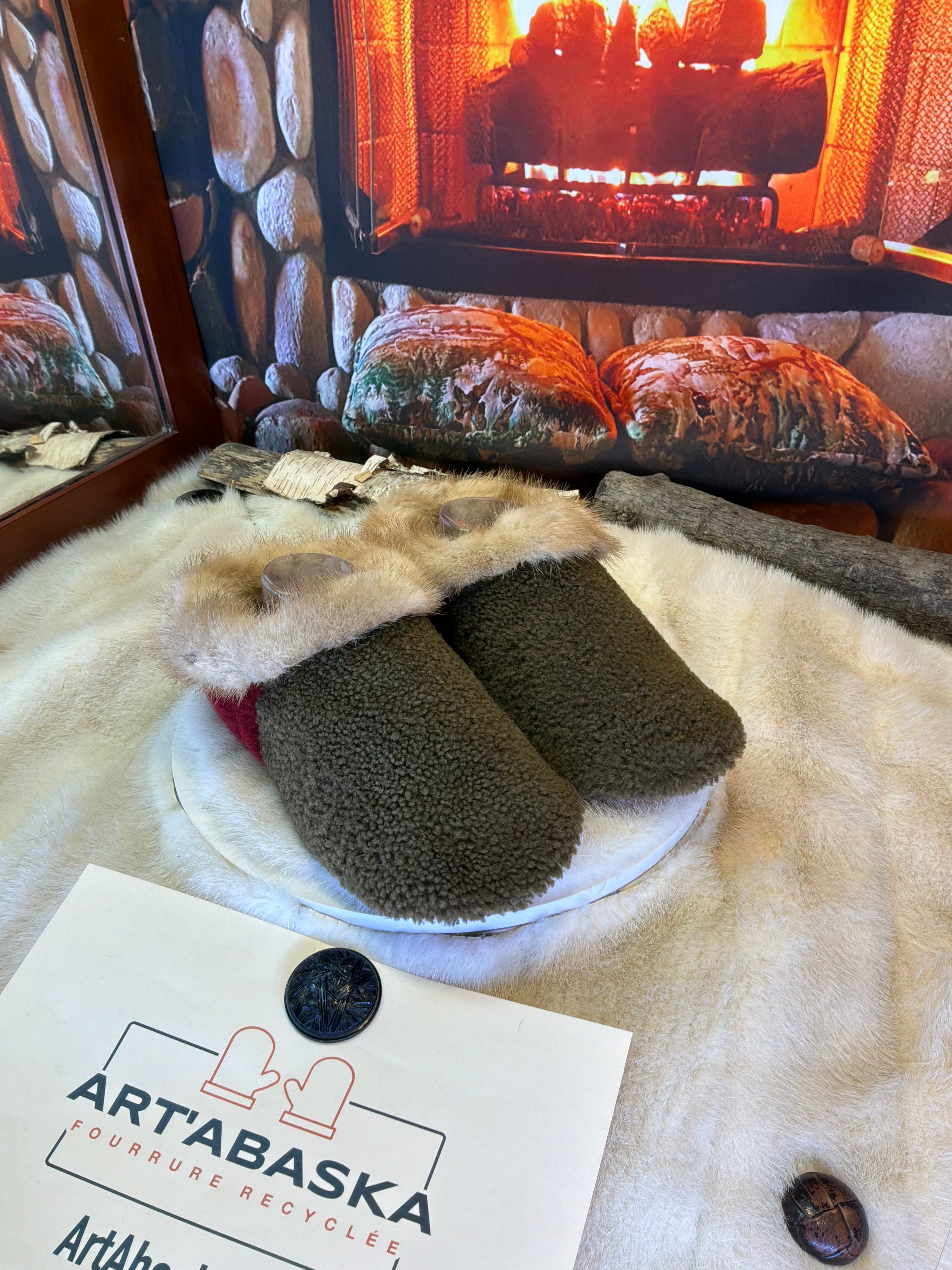 Slipper Les Agathe pointure 9 femme – Sherling italien & cuir recyclé, pièce unique faite à la main au Québec