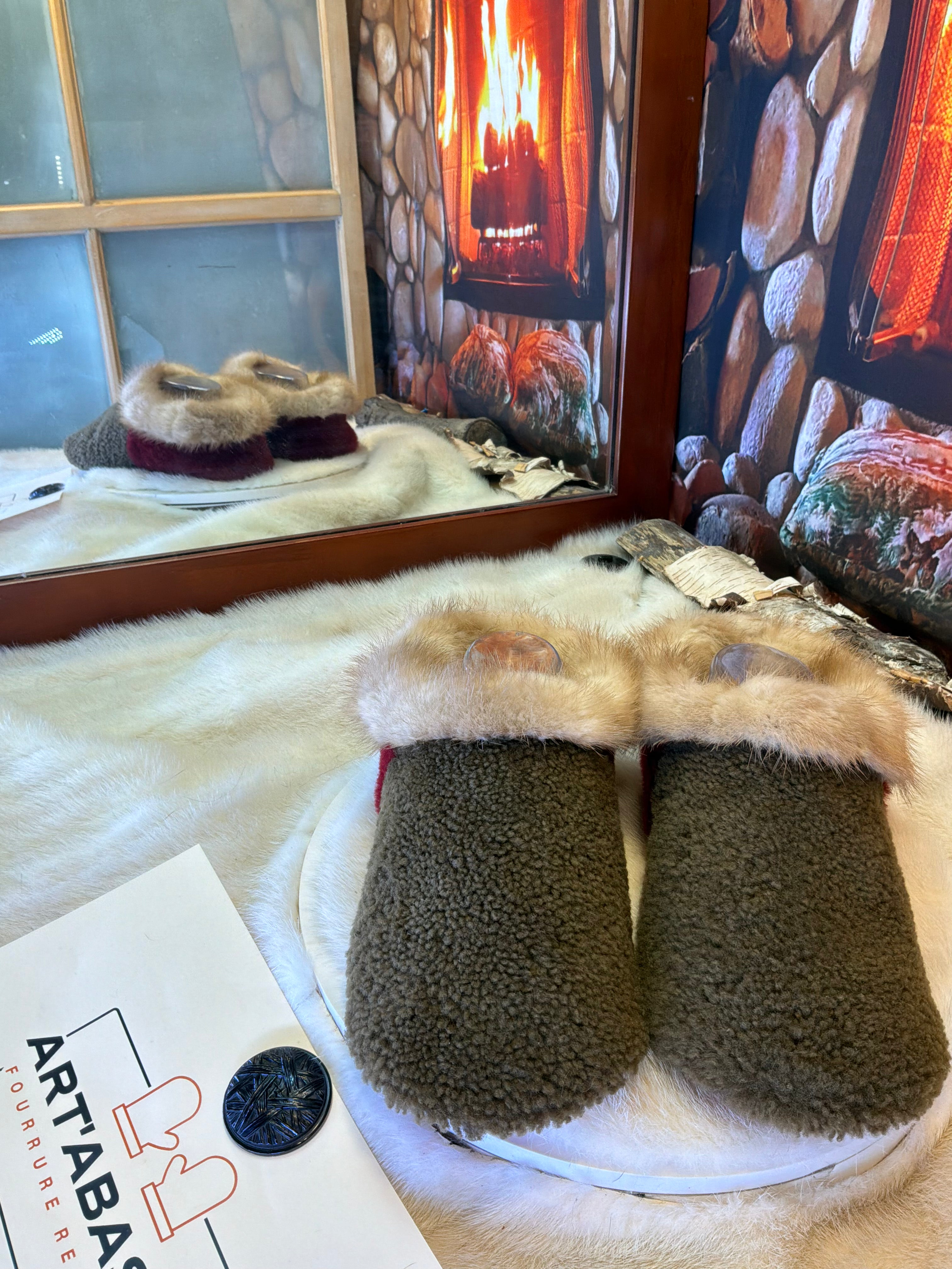 Slipper Les Agathe pointure 9 femme – Sherling italien & cuir recyclé, pièce unique faite à la main au Québec