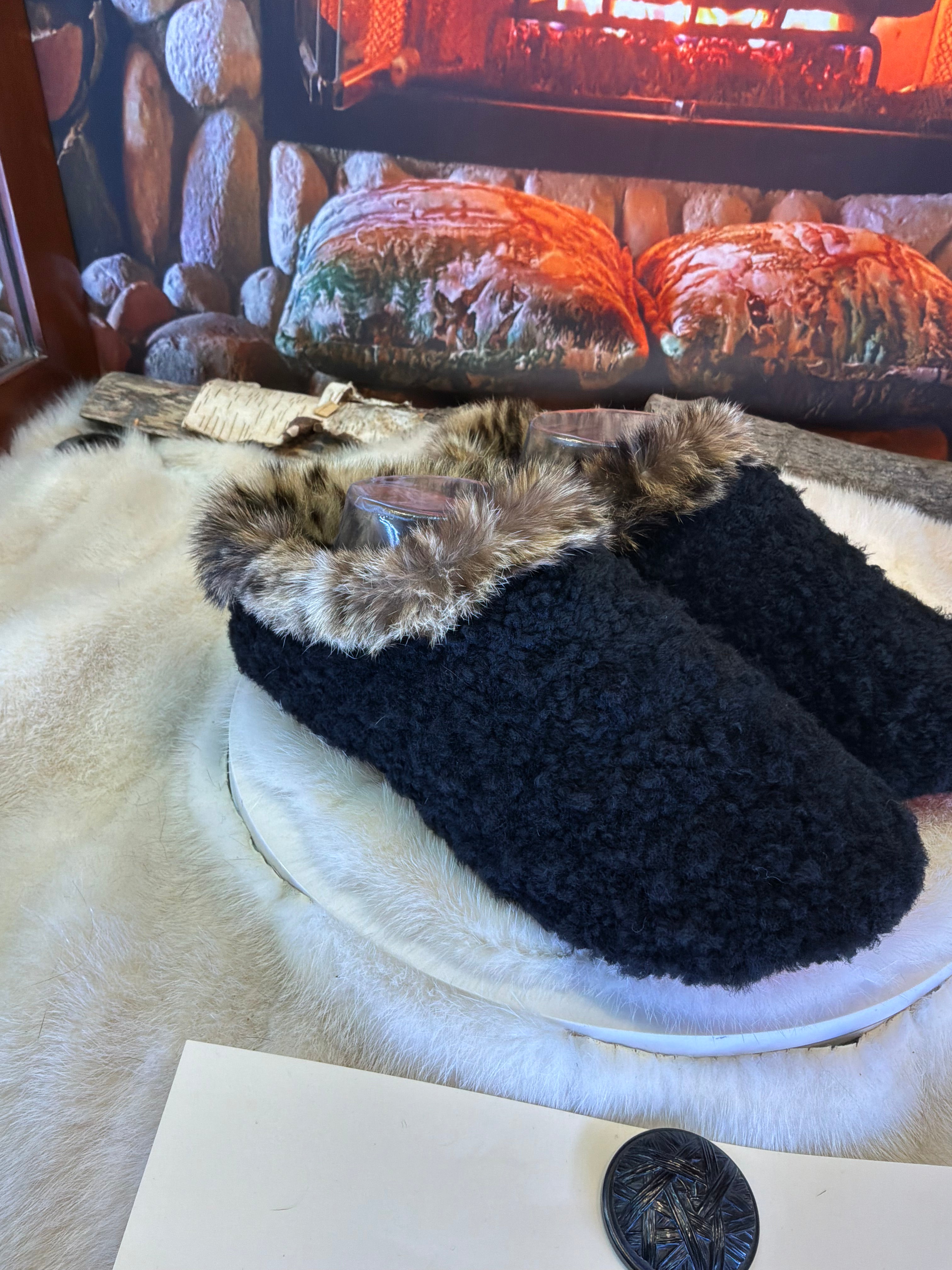 Slipper Les Lucille pointure 9 femme – Sherling italien & cuir recyclé, pièce unique faite à la main au Québec