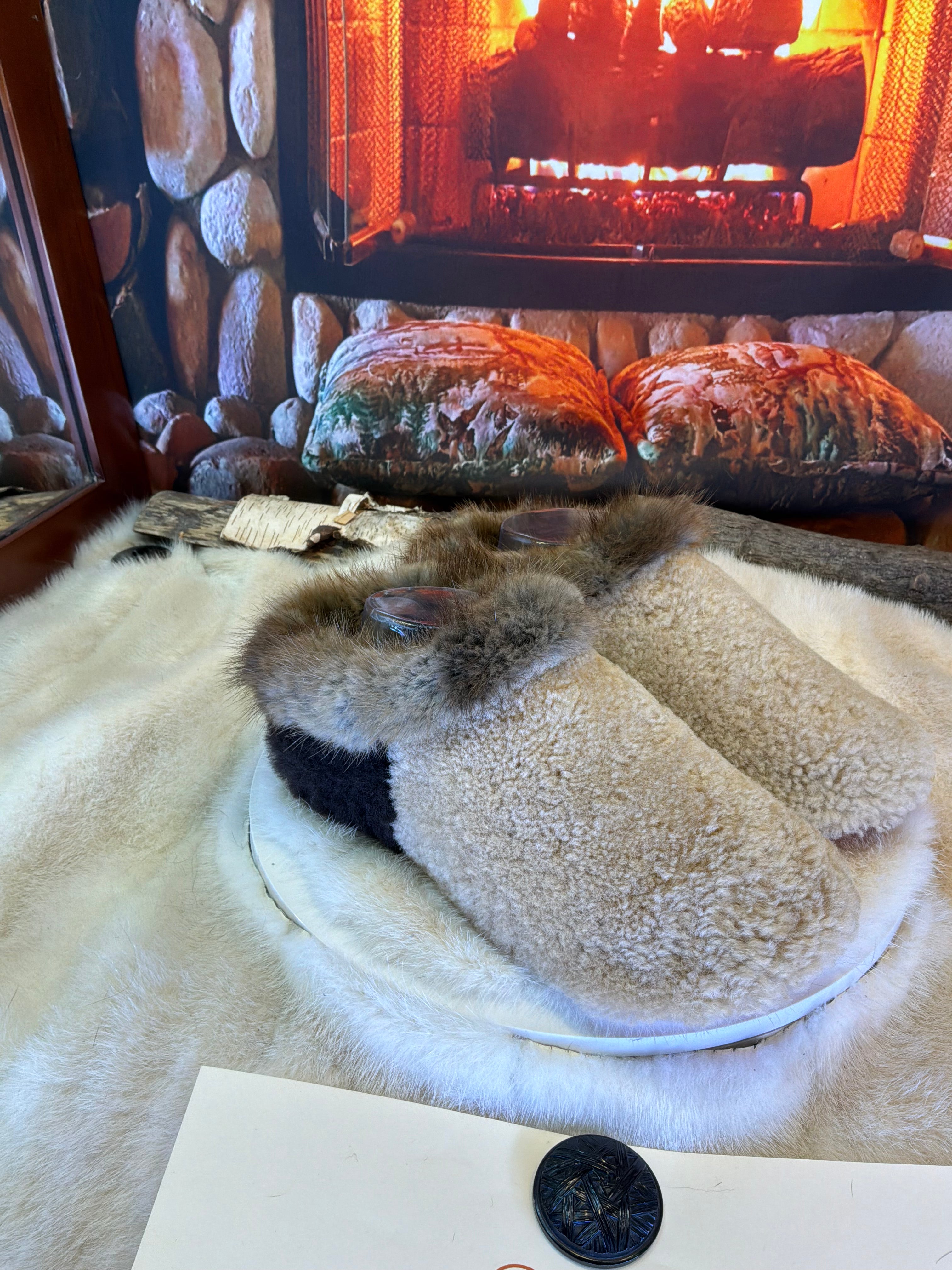 Slipper Les Rolande pointure 9 femme – Sherling italien & cuir recyclé, pièce unique faite à la main au Québec