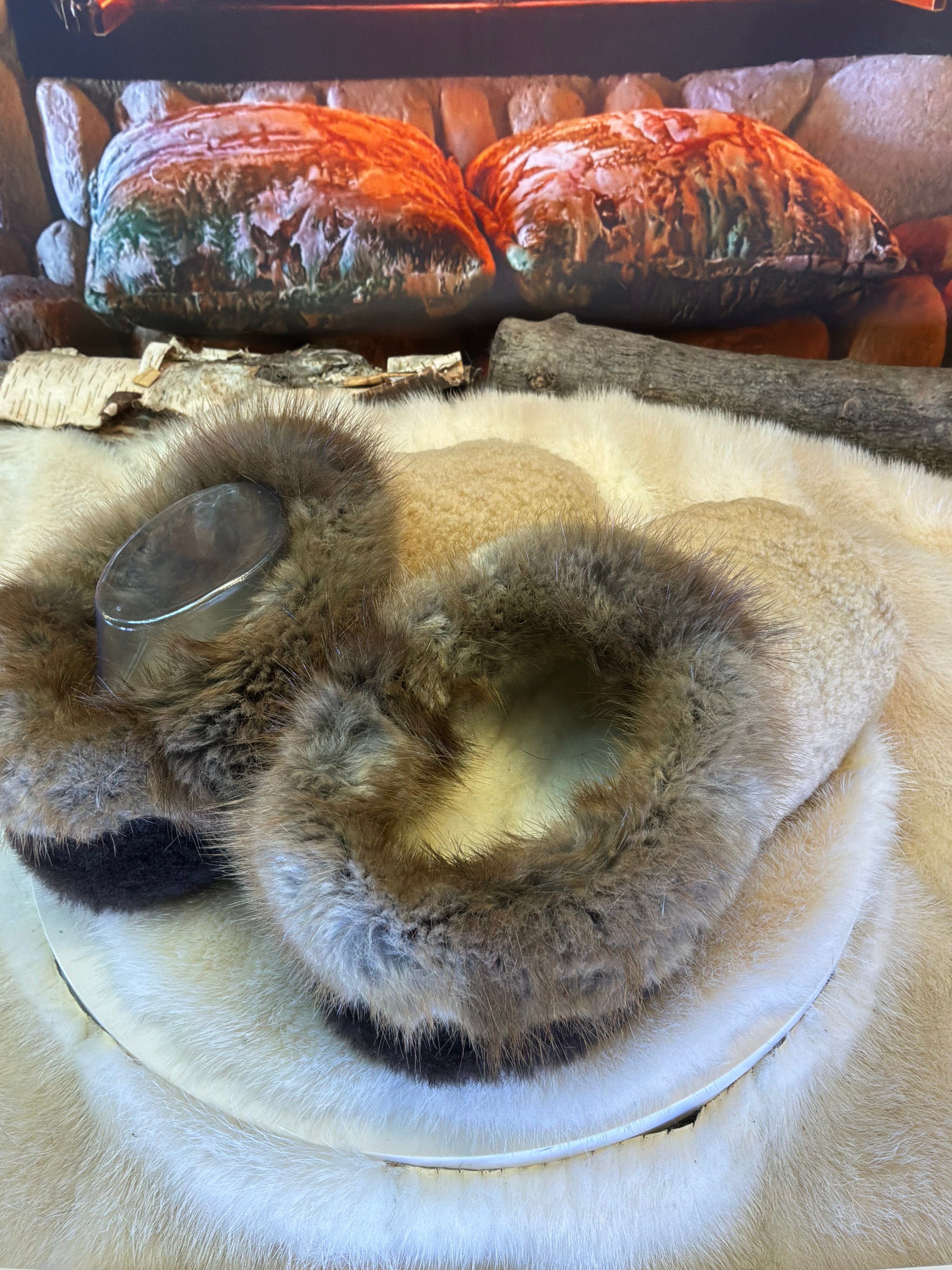 Slipper Les Rolande pointure 9 femme – Sherling italien & cuir recyclé, pièce unique faite à la main au Québec