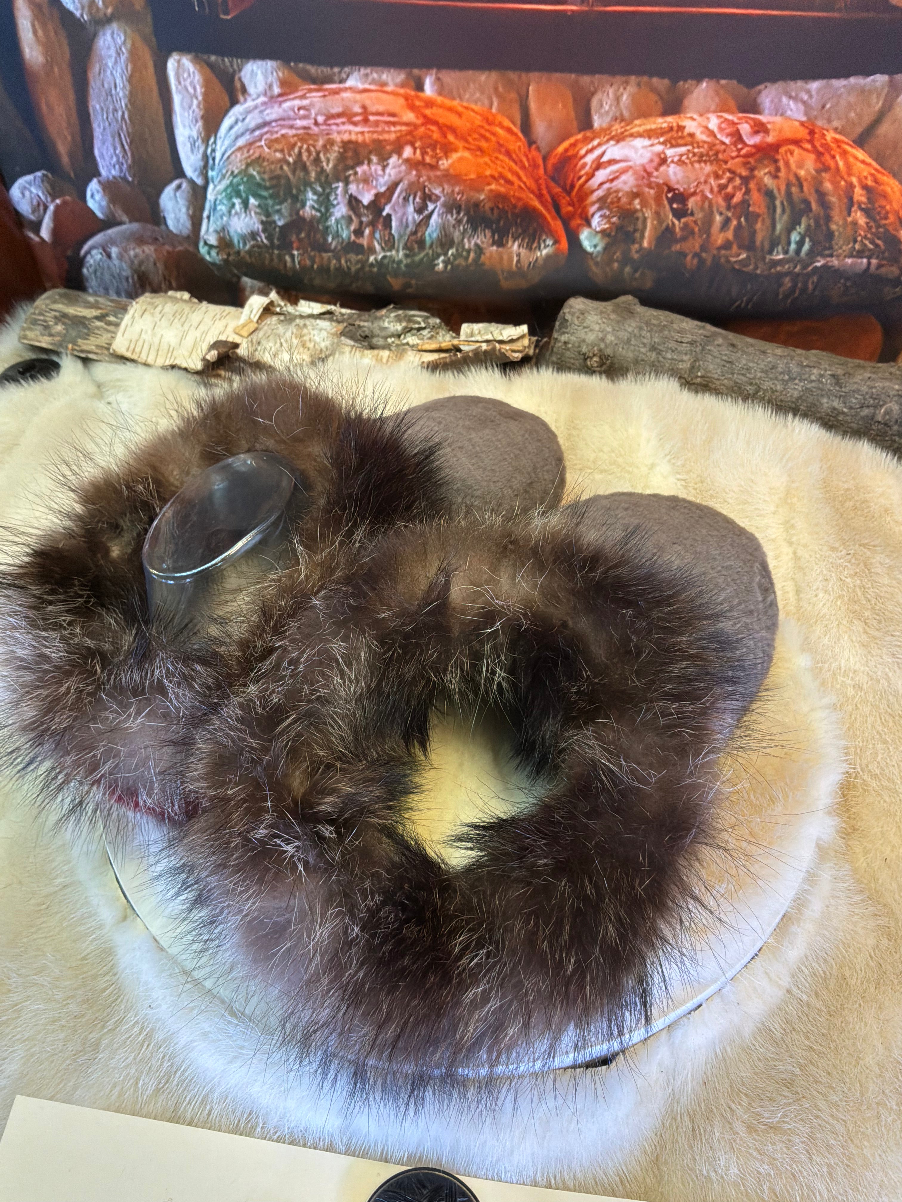 Slipper Les Cécile pointure 9 femme – Sherling italien & cuir recyclé, pièce unique faite à la main au Québec