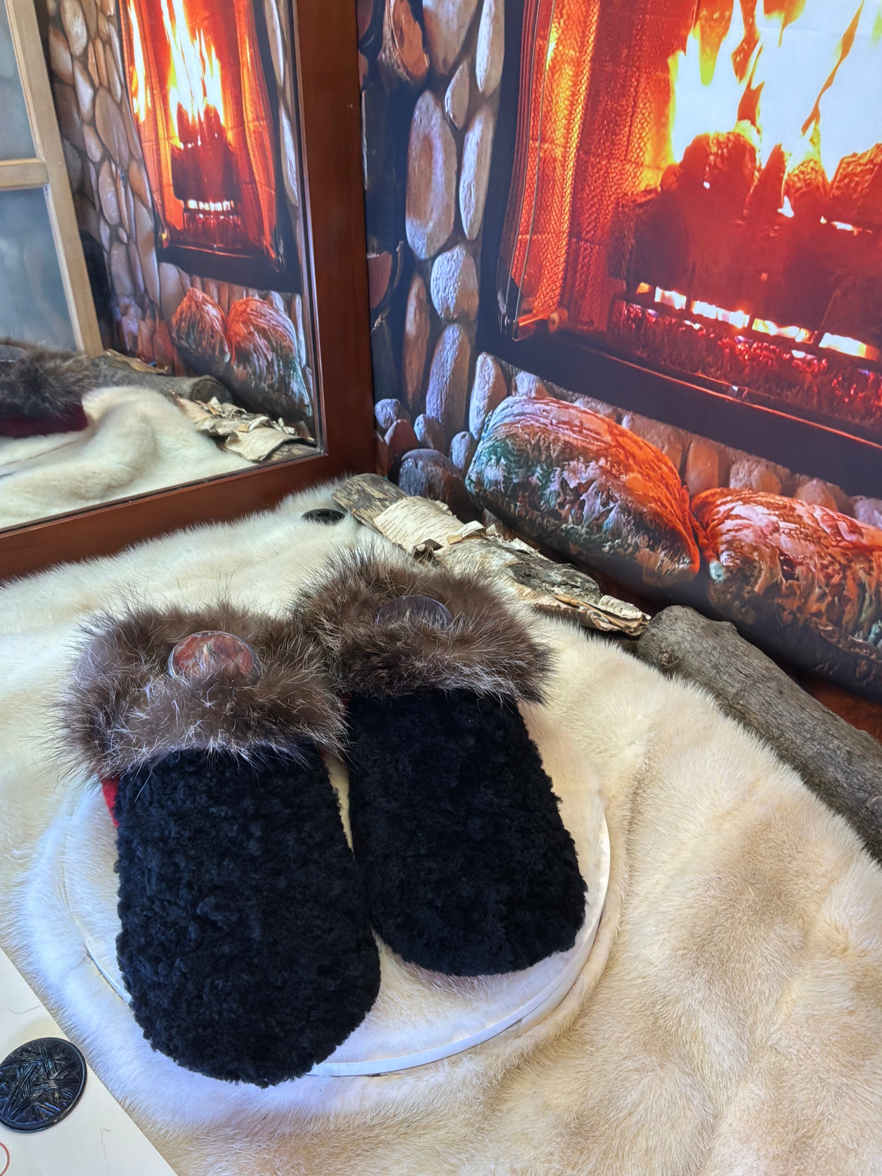 Slipper Les Madeleine pointure 9 femme – Sherling italien & cuir recyclé, pièce unique faite à la main au Québec
