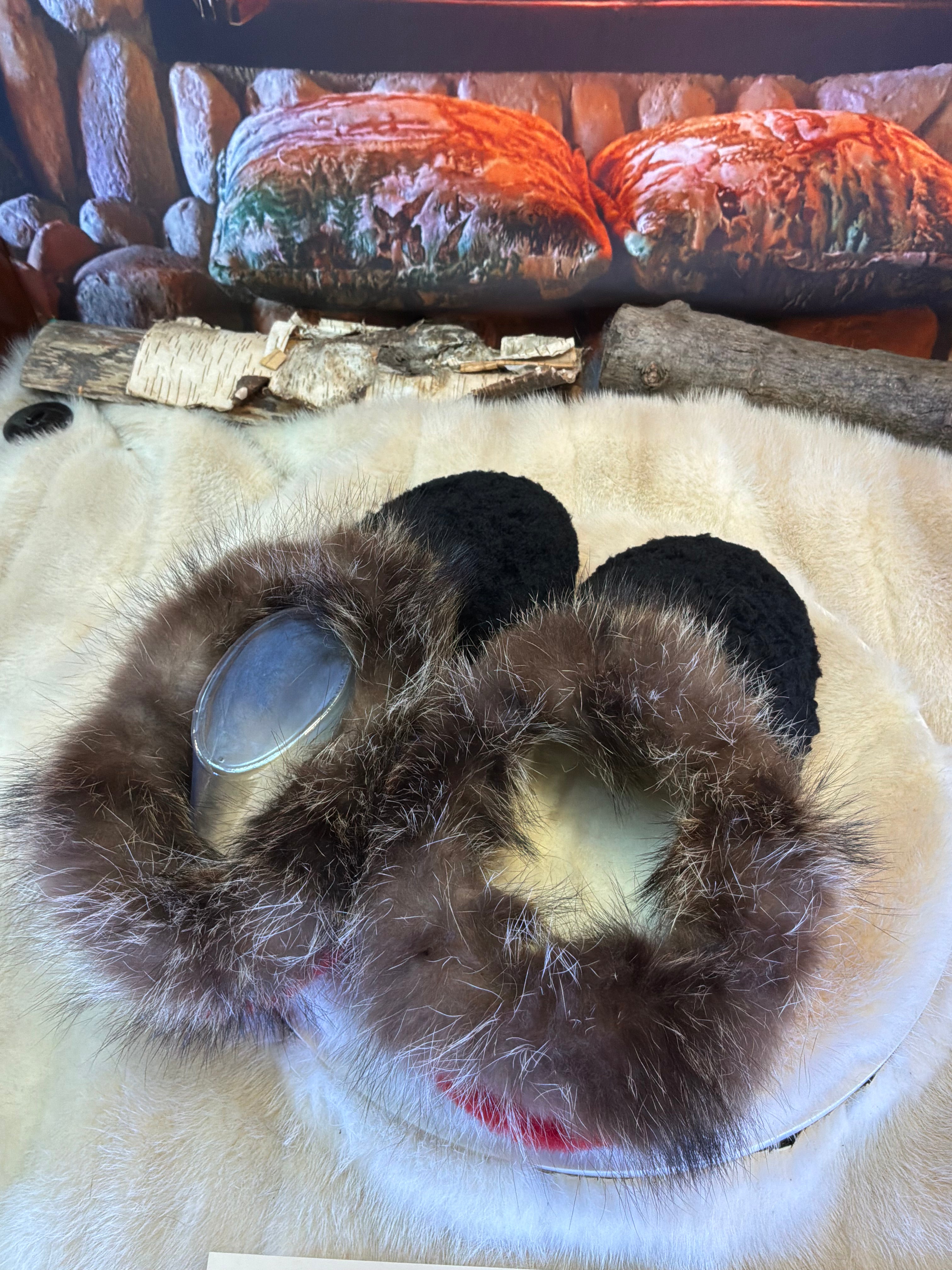 Slipper Les Madeleine pointure 9 femme – Sherling italien & cuir recyclé, pièce unique faite à la main au Québec