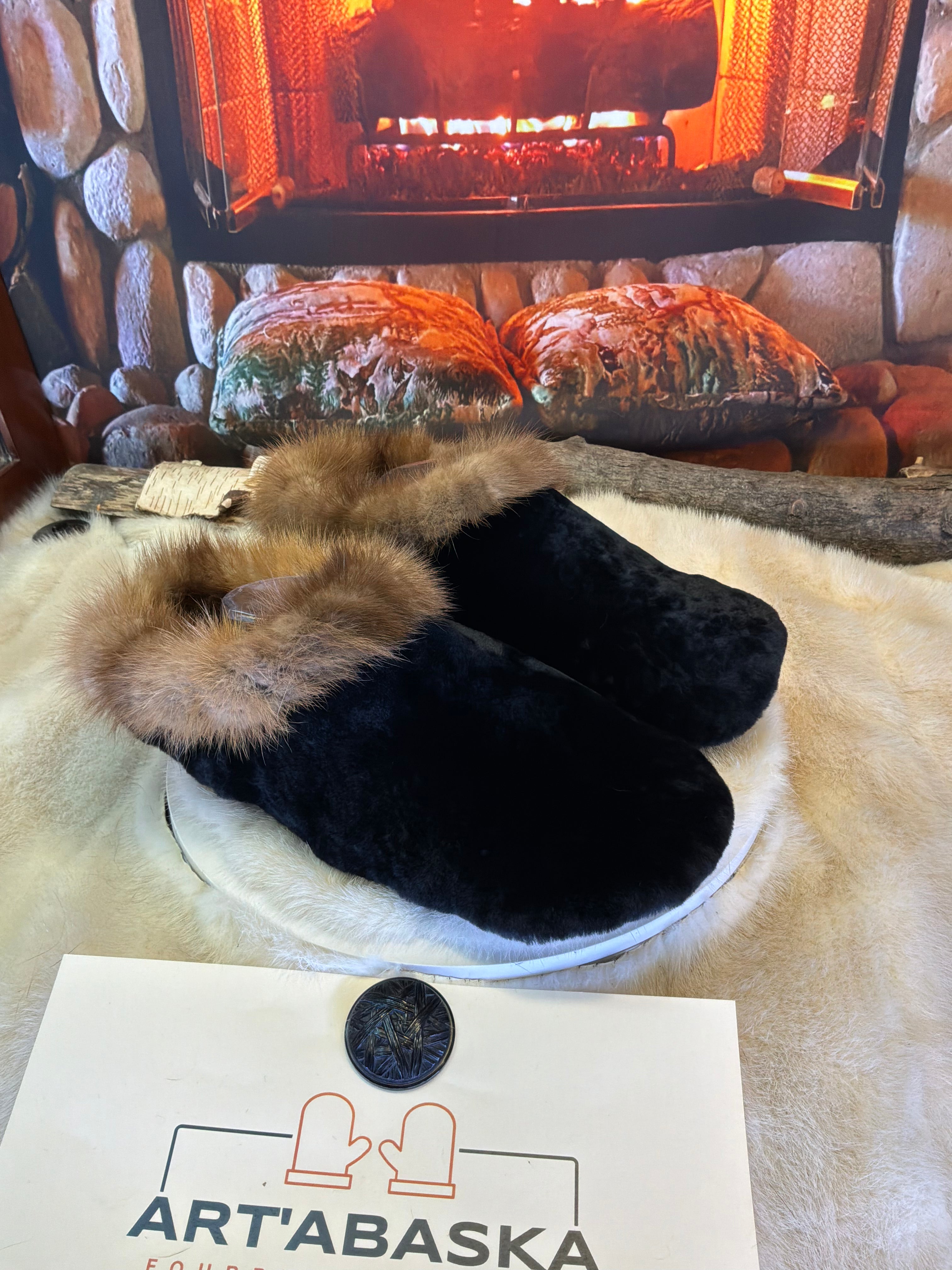 Slipper Les Thérèse Edition Panthère Noire pointure 11 Homme – Sherling italien & cuir recyclé, pièce unique faite à la main au Québec