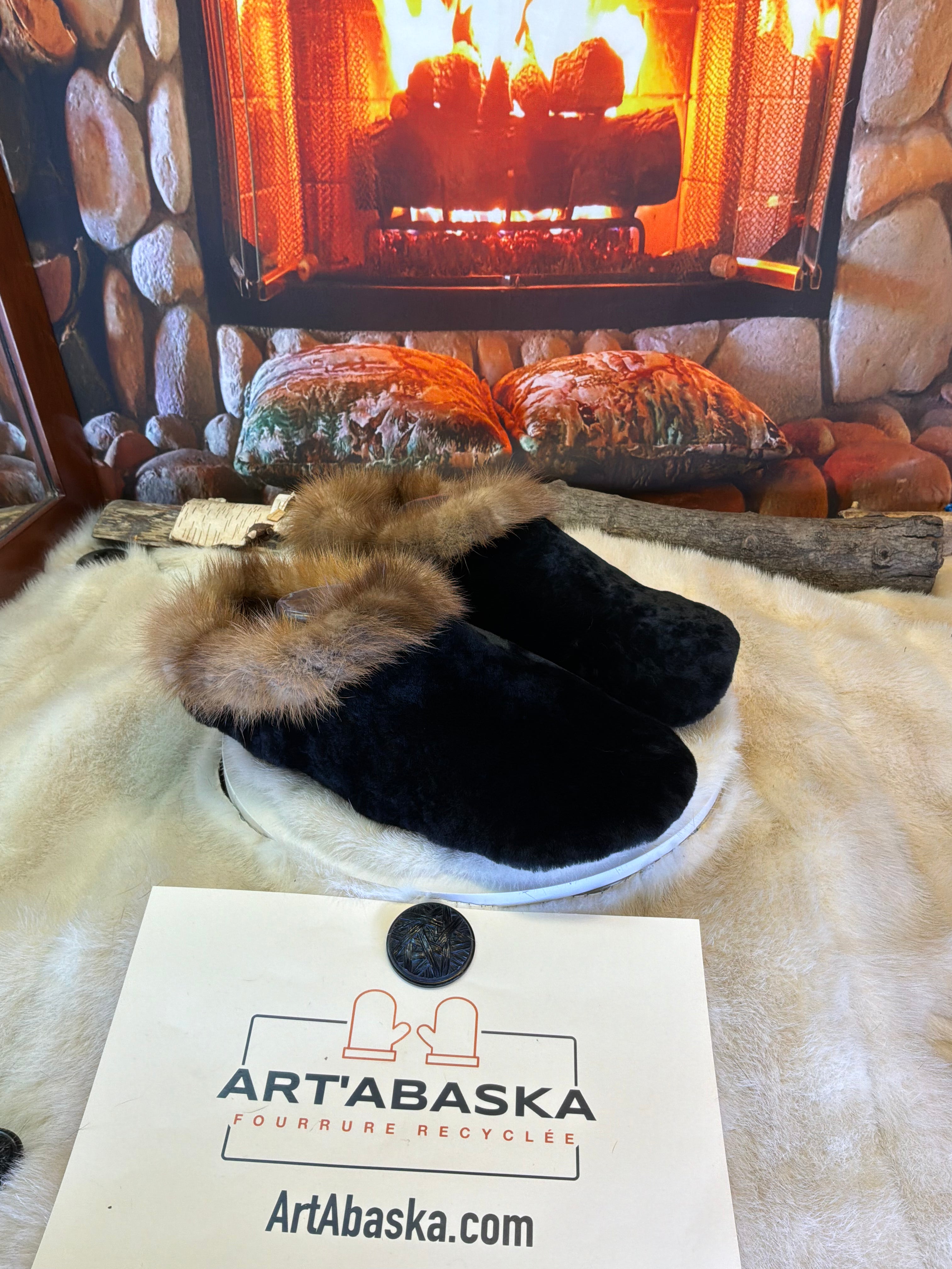 Slipper Les Thérèse Edition Panthère Noire pointure 11 Homme – Sherling italien & cuir recyclé, pièce unique faite à la main au Québec
