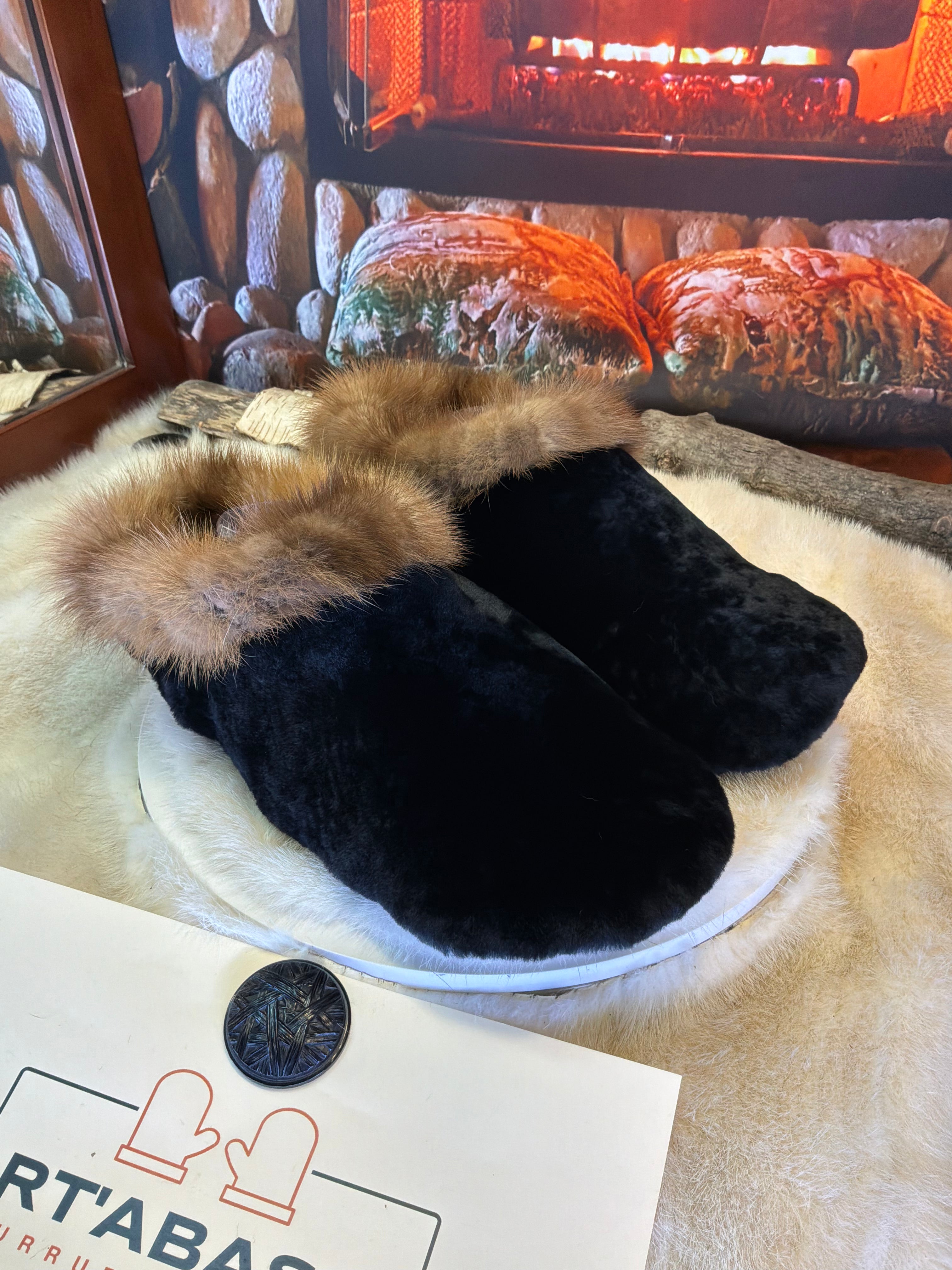 Slipper Les Thérèse Edition Panthère Noire pointure 11 Homme – Sherling italien & cuir recyclé, pièce unique faite à la main au Québec