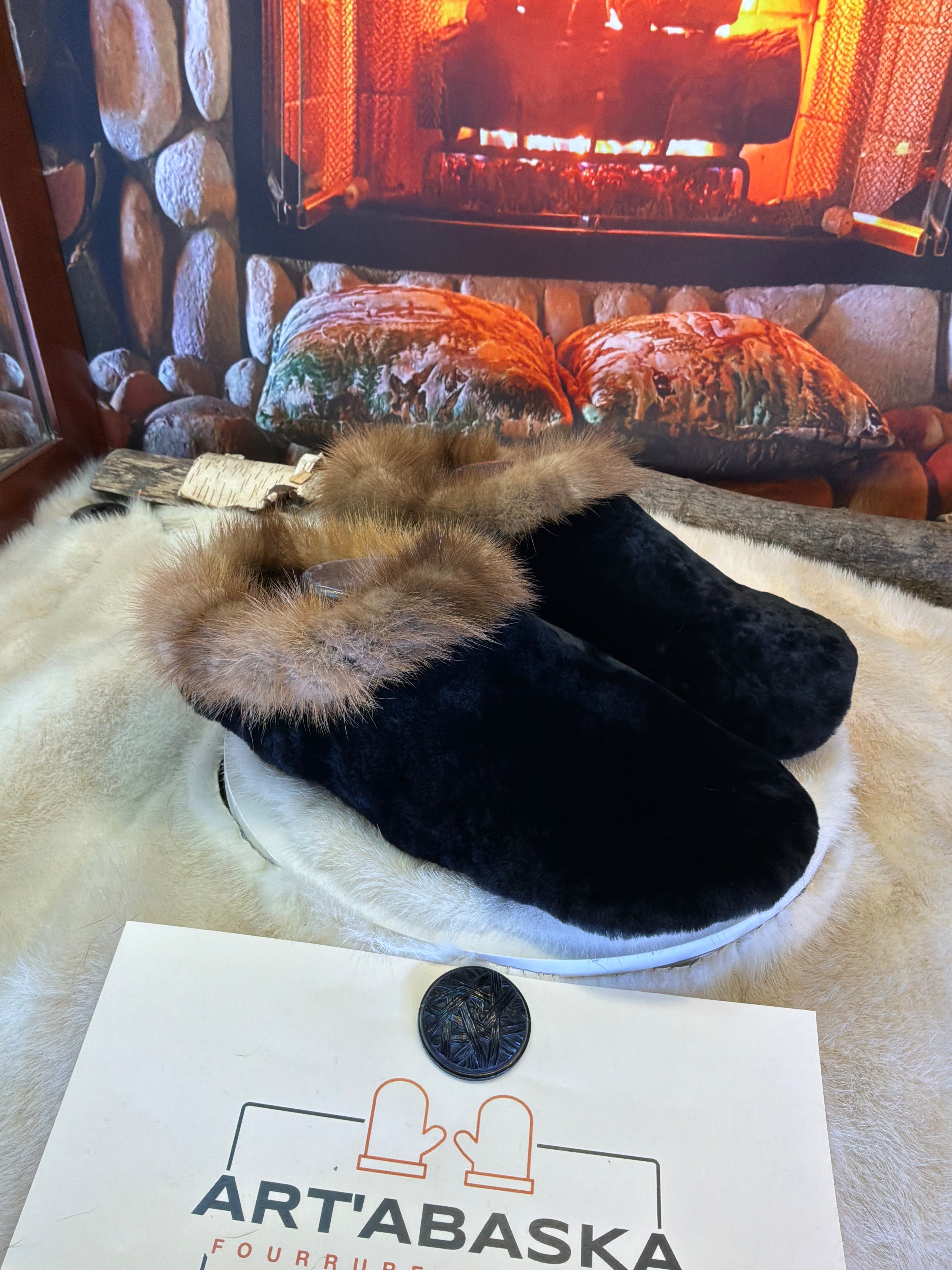 Slipper Les Thérèse Edition Panthère Noire pointure 11 Homme – Sherling italien & cuir recyclé, pièce unique faite à la main au Québec