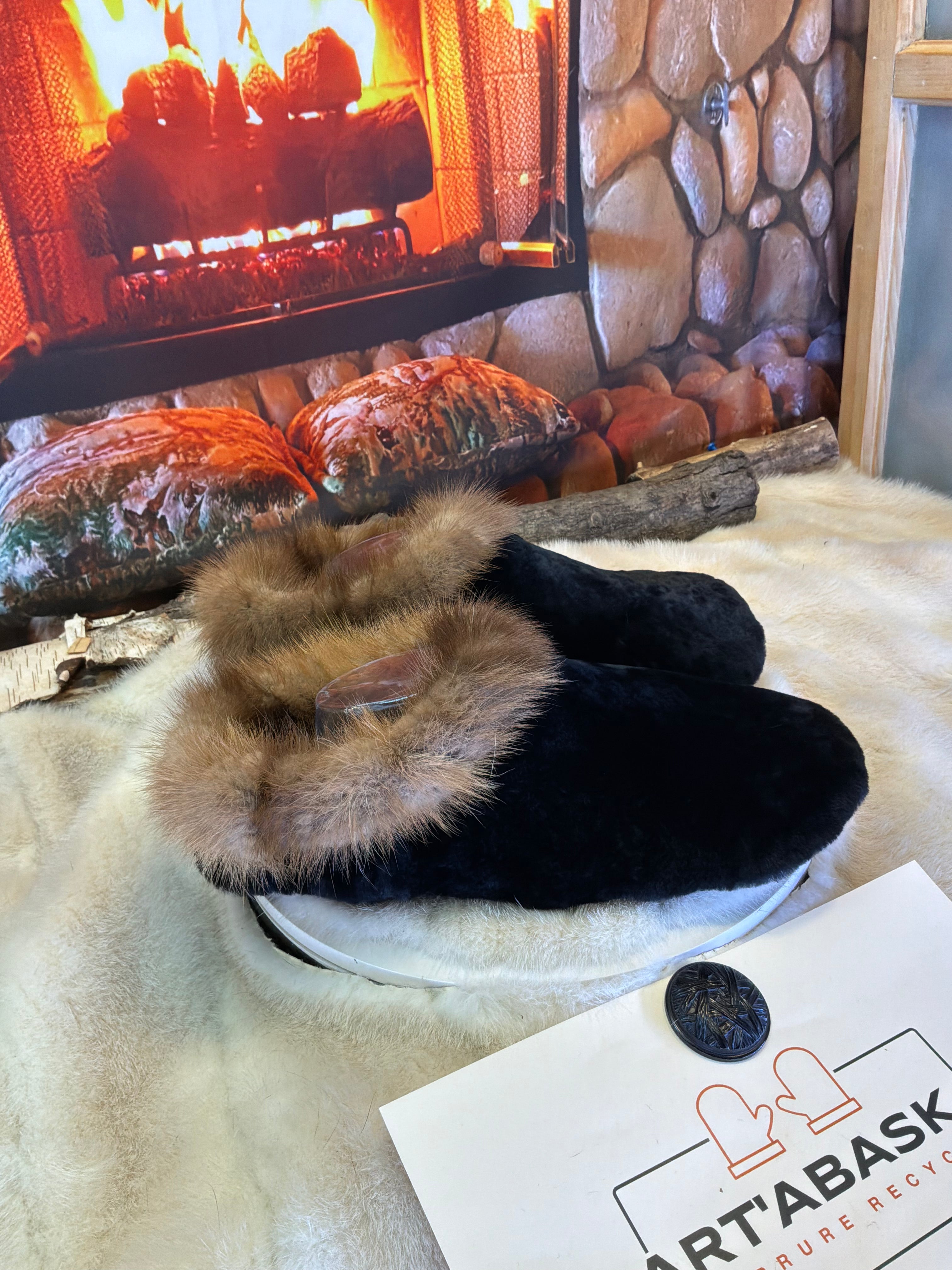 Slipper Les Thérèse Edition Panthère Noire pointure 11 Homme – Sherling italien & cuir recyclé, pièce unique faite à la main au Québec