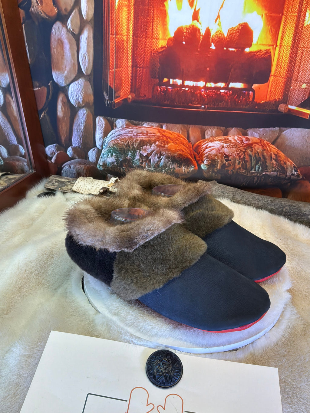 Slipper Les Émilienne pointure 11 Homme – Sherling italien & cuir recyclé, pièce unique faite à la main au Québec