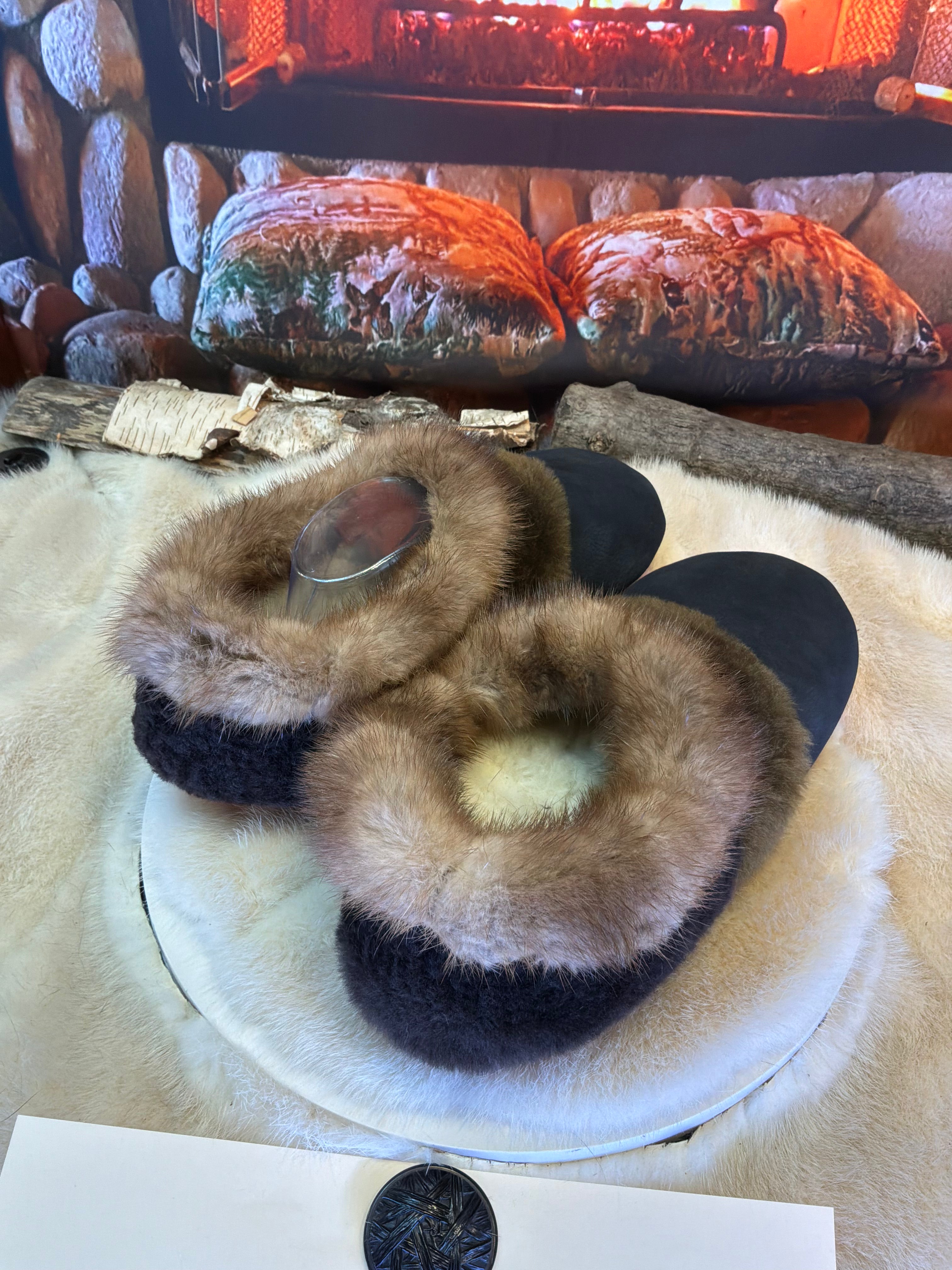Slipper Les Émilienne pointure 11 Homme – Sherling italien & cuir recyclé, pièce unique faite à la main au Québec