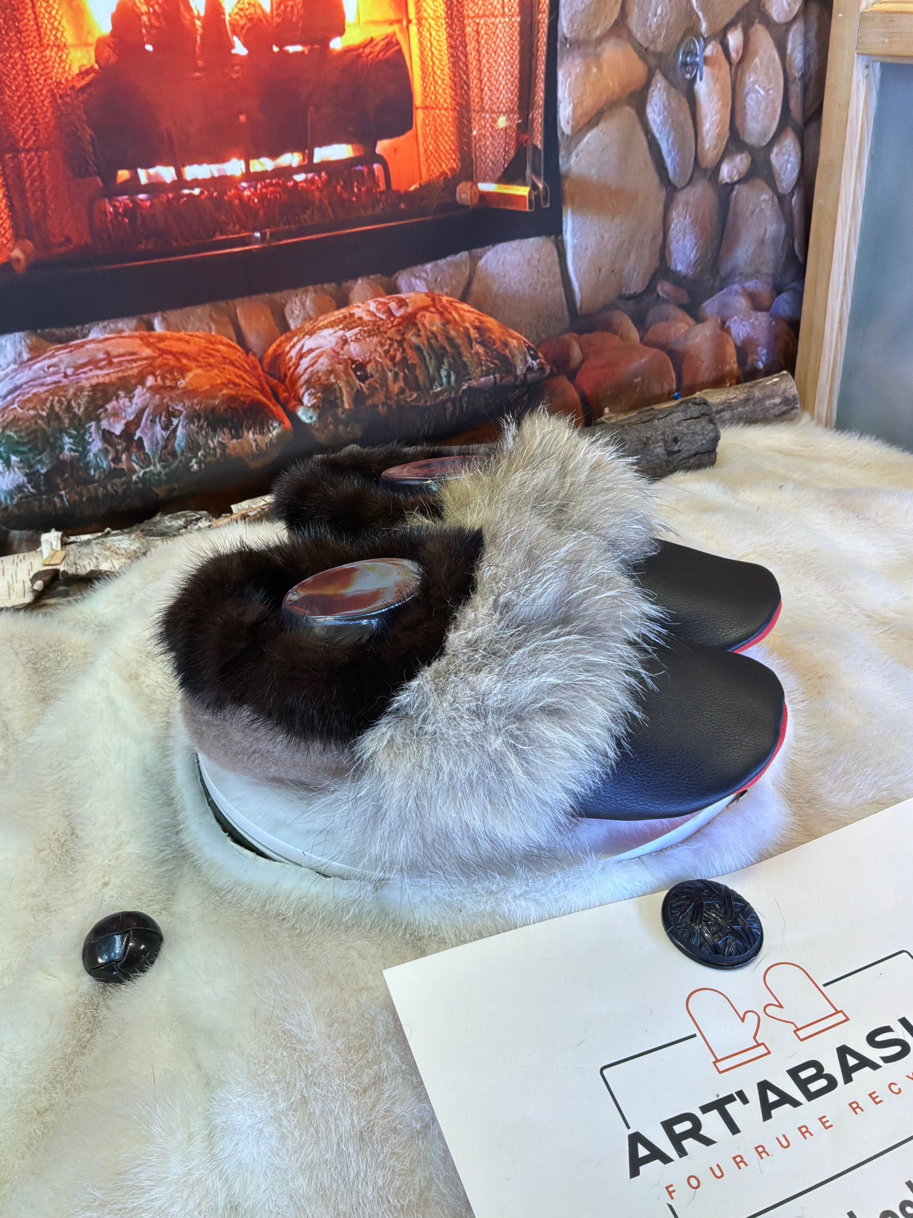 Slipper Les Monique Édition spéciale cuir italien,et,Coyote recyclé pointure 9 Homme / 11 femme  – Sherling italien & cuir recyclé, pièce unique faite à la main au Québec