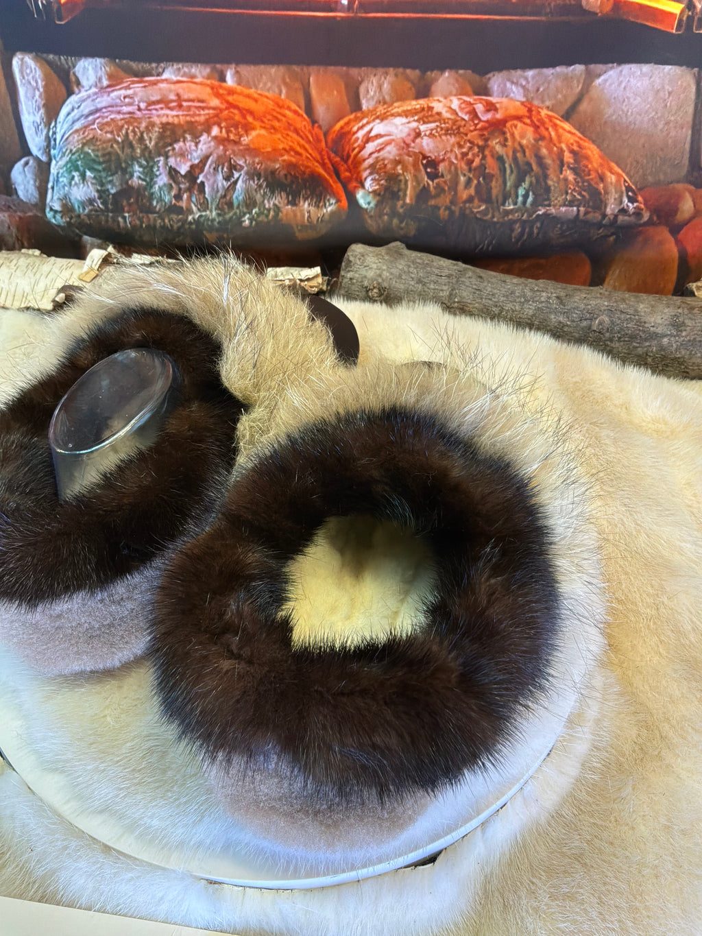 Slipper Les Monique Édition spéciale cuir italien,et,Coyote recyclé pointure 9 Homme / 11 femme  – Sherling italien & cuir recyclé, pièce unique faite à la main au Québec