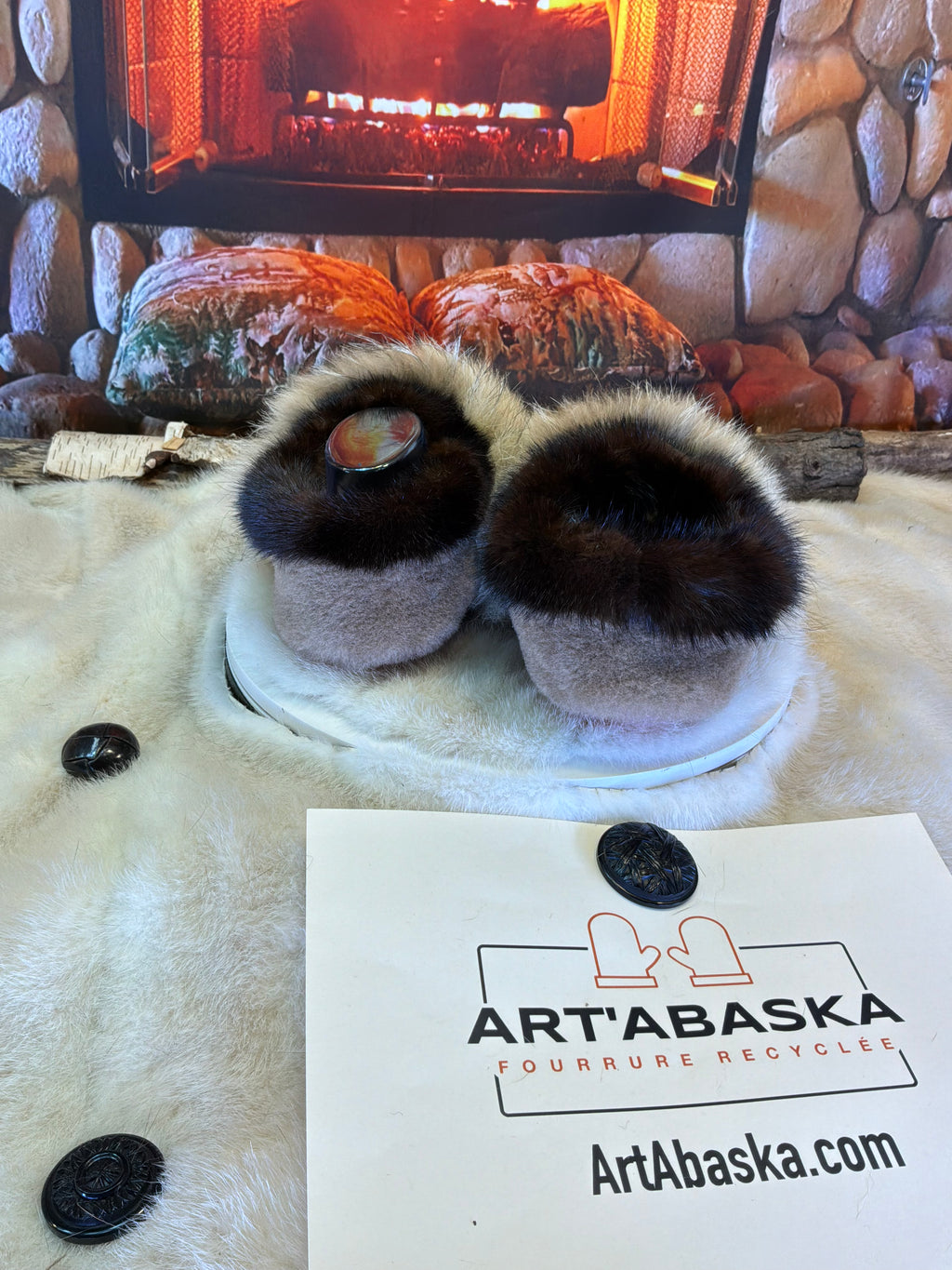 Slipper Les Monique Édition spéciale cuir italien,et,Coyote recyclé pointure 9 Homme / 11 femme  – Sherling italien & cuir recyclé, pièce unique faite à la main au Québec