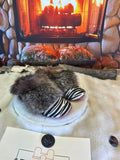 Slipper Les Huguette Édition spéciale peau de zèbre pointure 7 femme – Sherling italien & cuir recyclé, pièce unique faite à la main au Québec