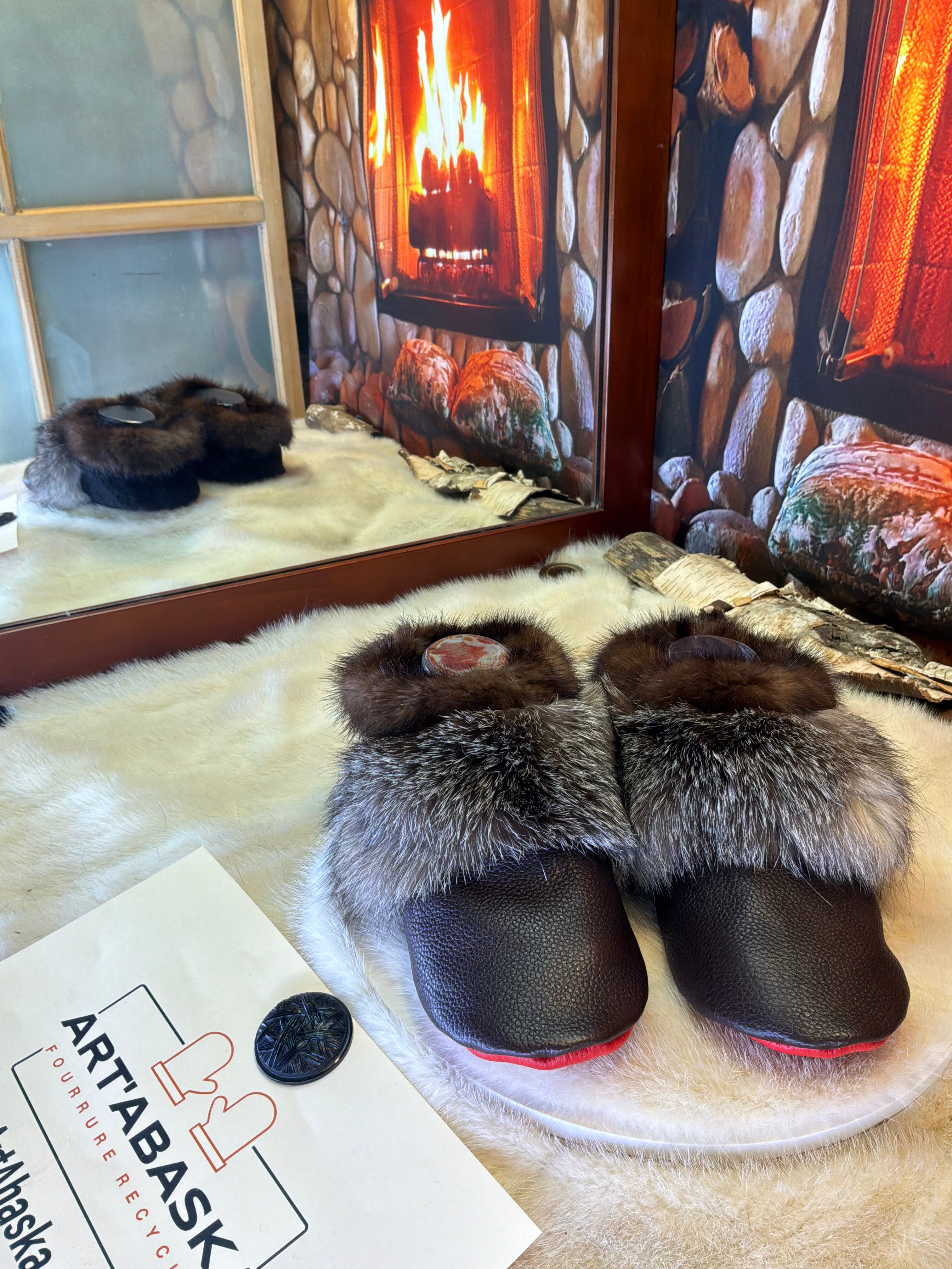 Slipper Léontine pointure 8 femme – Sherling italien & cuir recyclé, pièce unique faite à la main au Québec