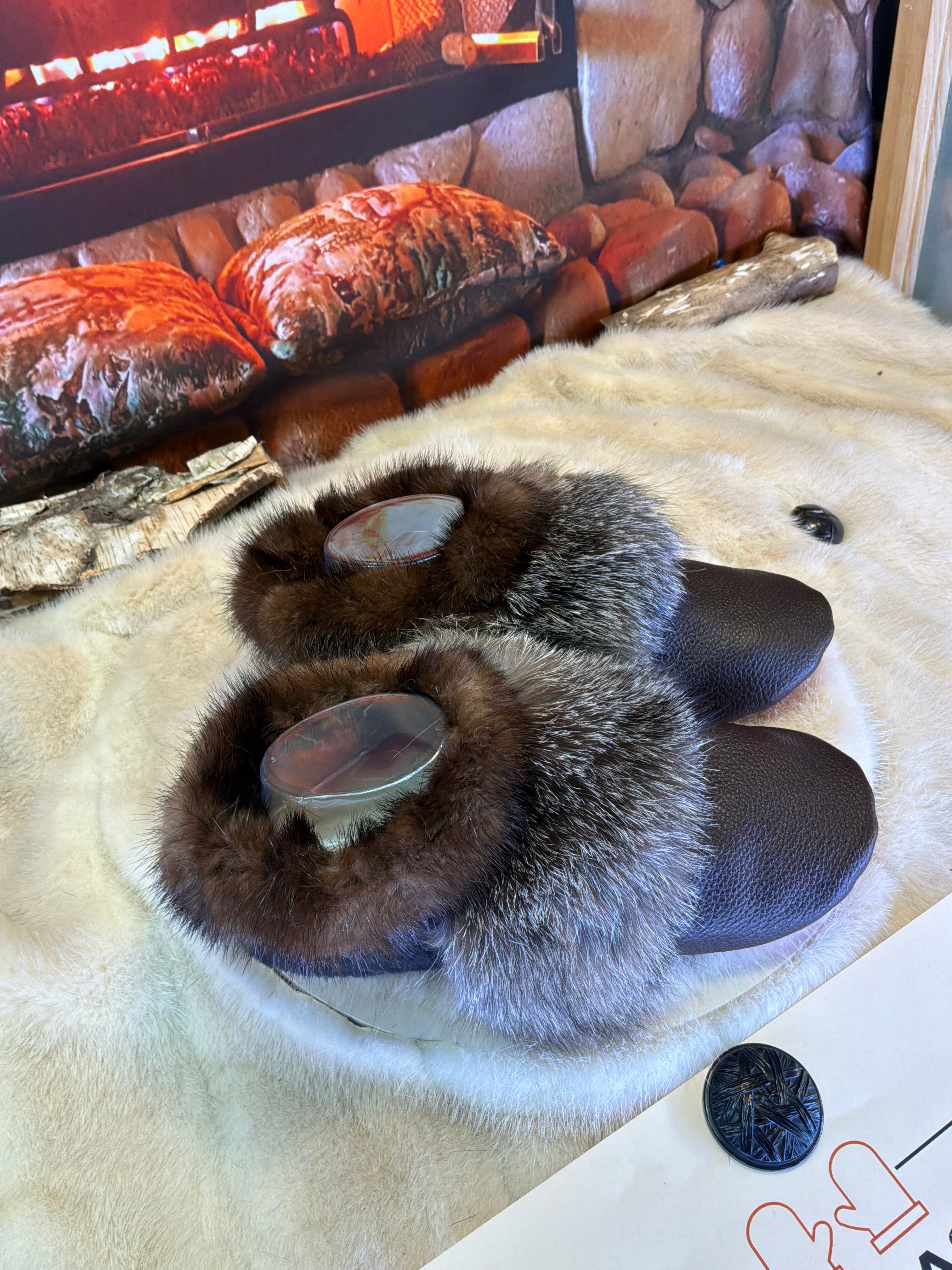 Slipper Léontine pointure 8 femme – Sherling italien & cuir recyclé, pièce unique faite à la main au Québec