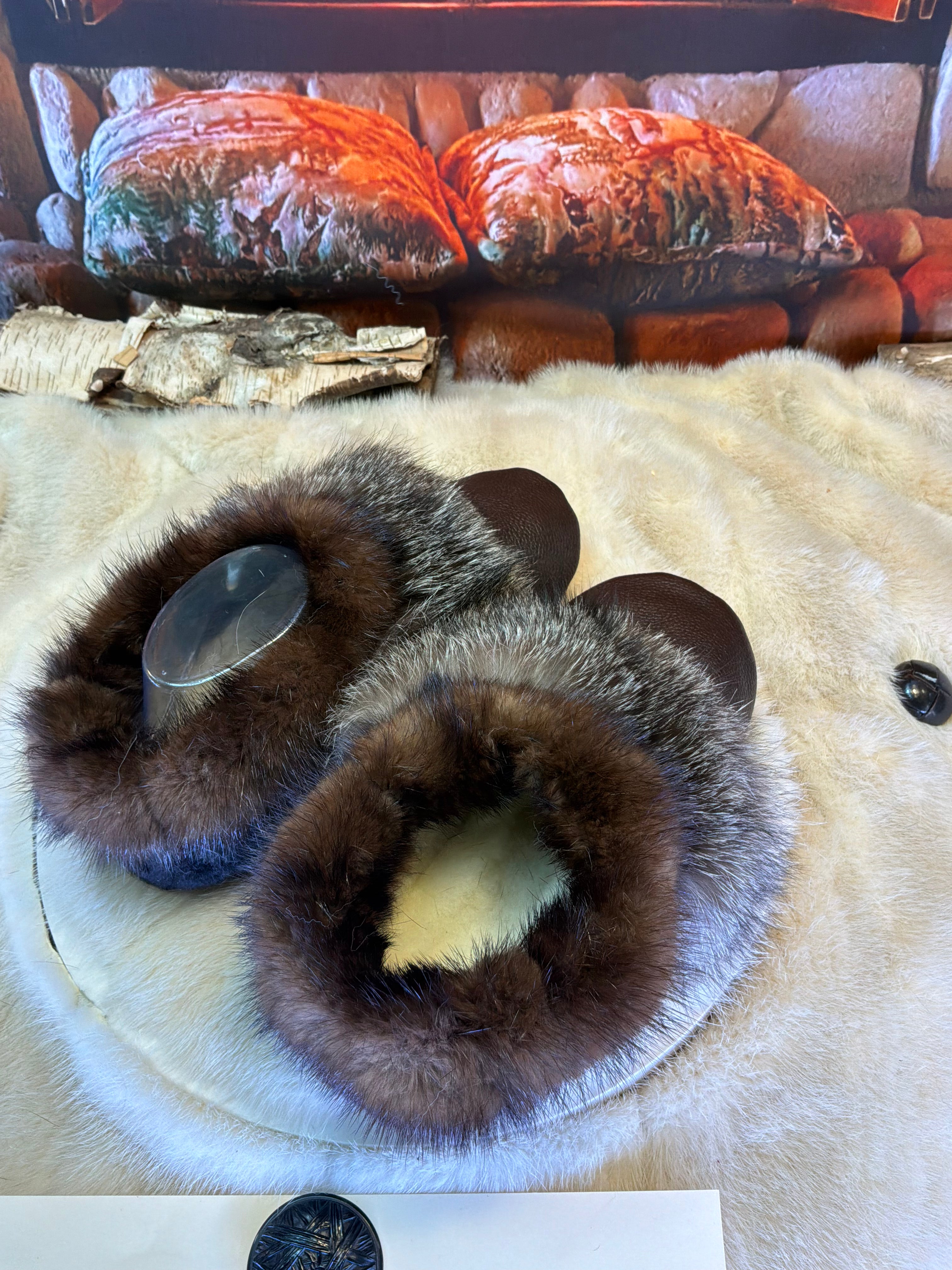 Slipper Léontine pointure 8 femme – Sherling italien & cuir recyclé, pièce unique faite à la main au Québec
