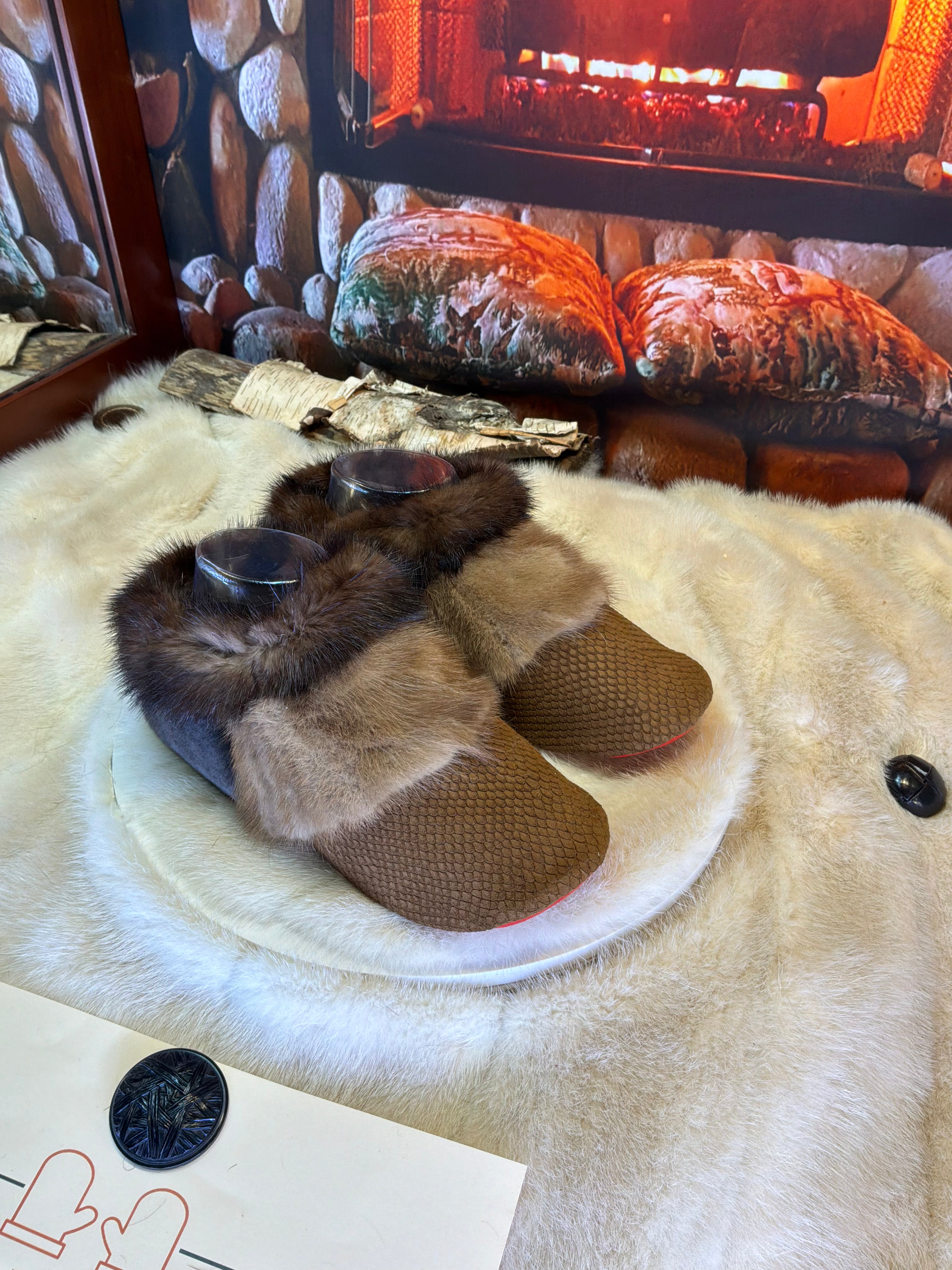 Slipper Aurore pointure 7 femme – Sherling italien & cuir recyclé, pièce unique faite à la main au Québec