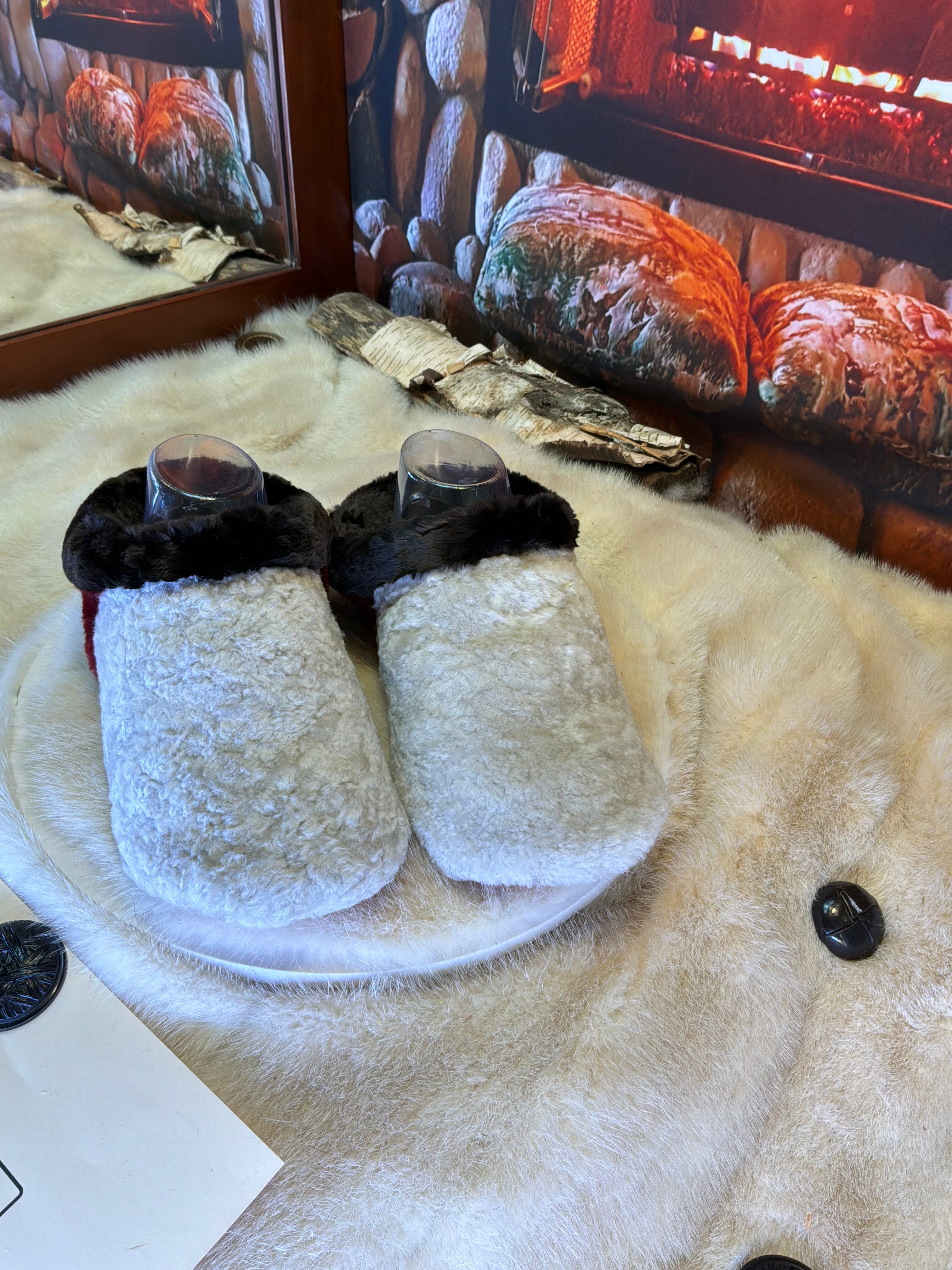 Slipper Irma pointure 7 femme – Sherling italien & cuir recyclé, pièce unique faite à la main au Québec