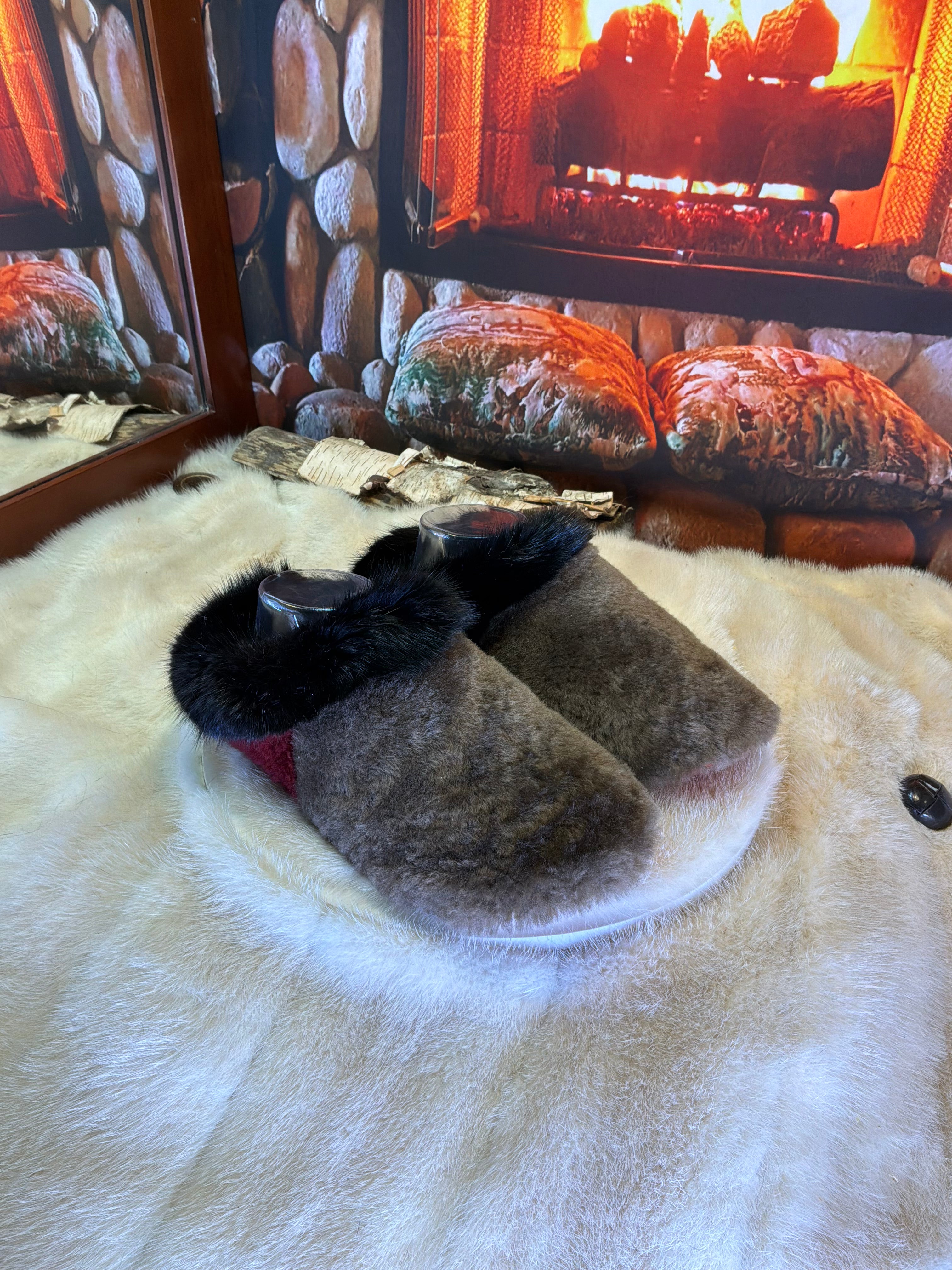 Slipper Pierrette pointure 7 femme – Sherling italien & cuir recyclé, pièce unique faite à la main au Québec