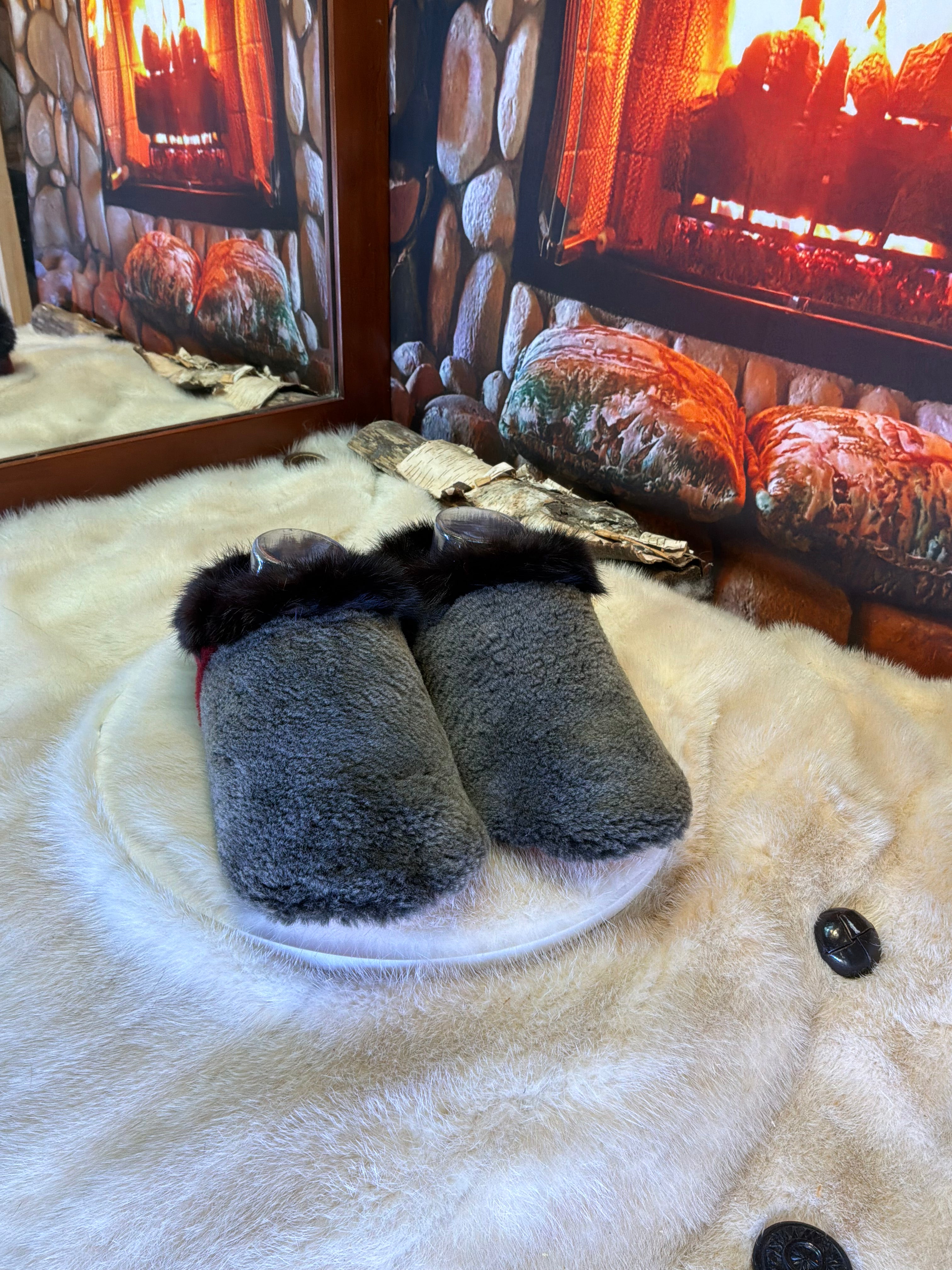 Slipper Johanne pointure 7 femme – Sherling italien & cuir recyclé, pièce unique faite à la main au Québec