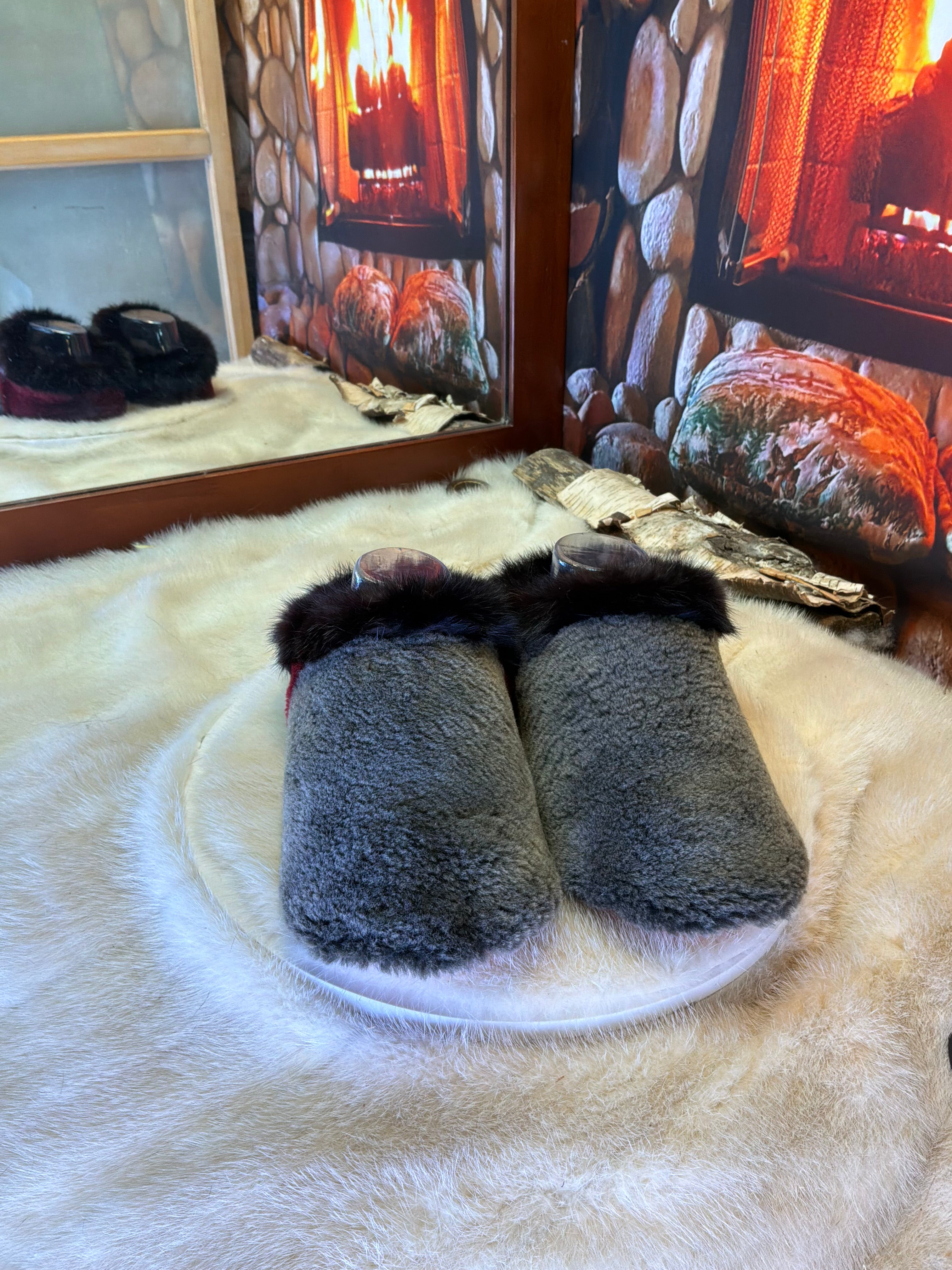 Slipper Johanne pointure 7 femme – Sherling italien & cuir recyclé, pièce unique faite à la main au Québec