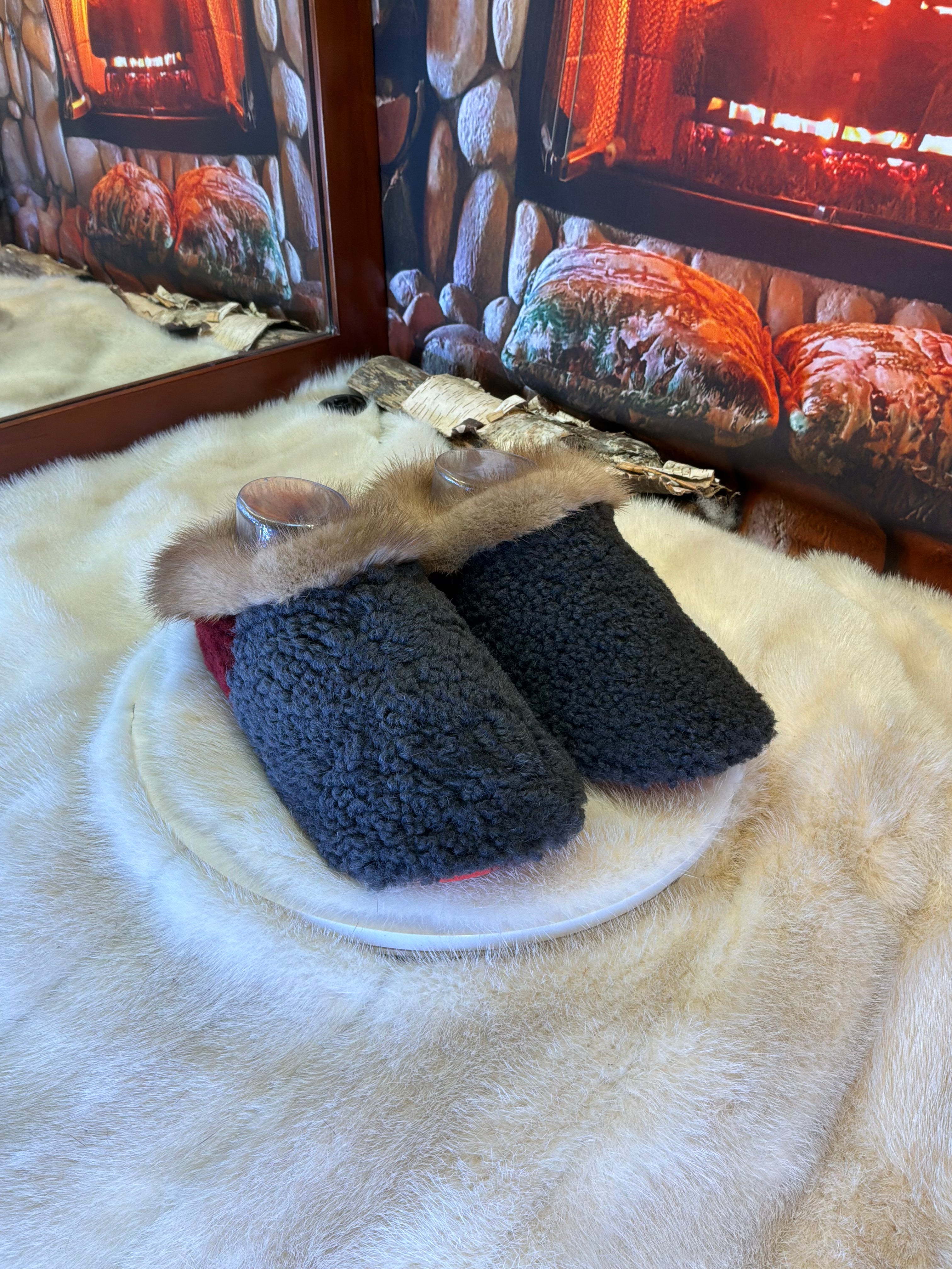 Slipper Régine pointure 7 femme – Sherling italien & cuir recyclé, pièce unique faite à la main au Québec
