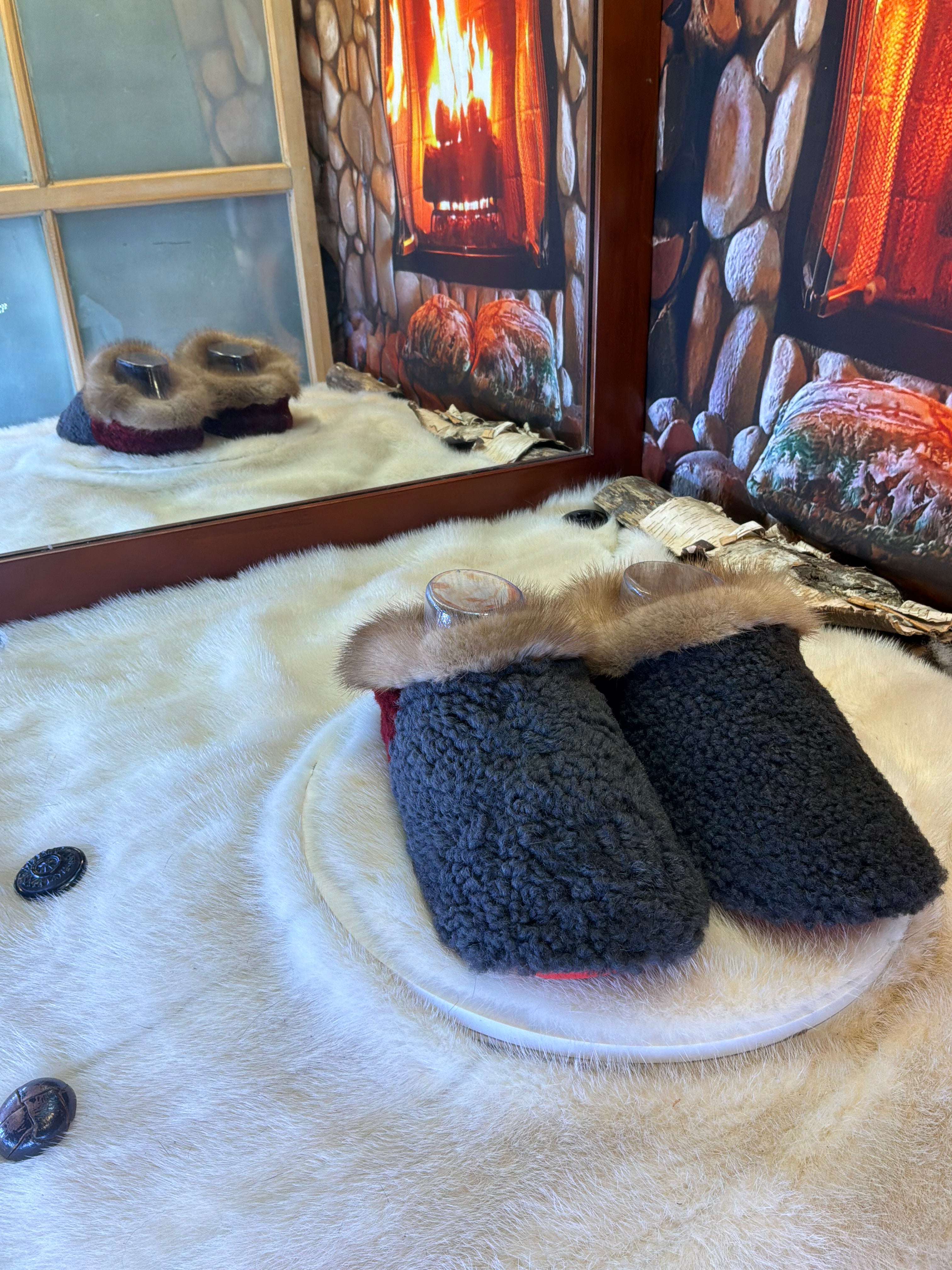 Slipper Régine pointure 7 femme – Sherling italien & cuir recyclé, pièce unique faite à la main au Québec