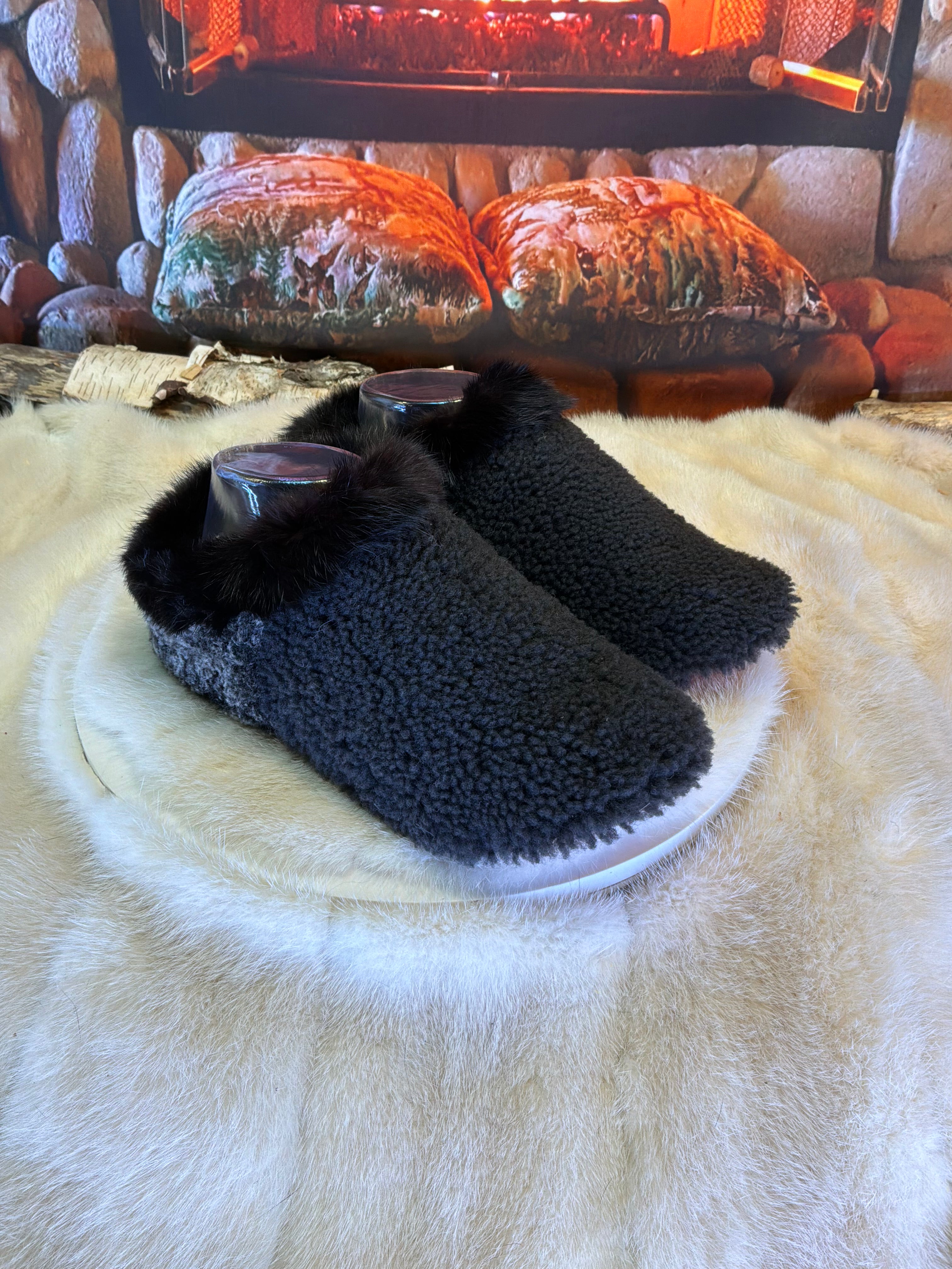 Slipper Rollande pointure 7 femme – Sherling italien & cuir recyclé, pièce unique faite à la main au Québec