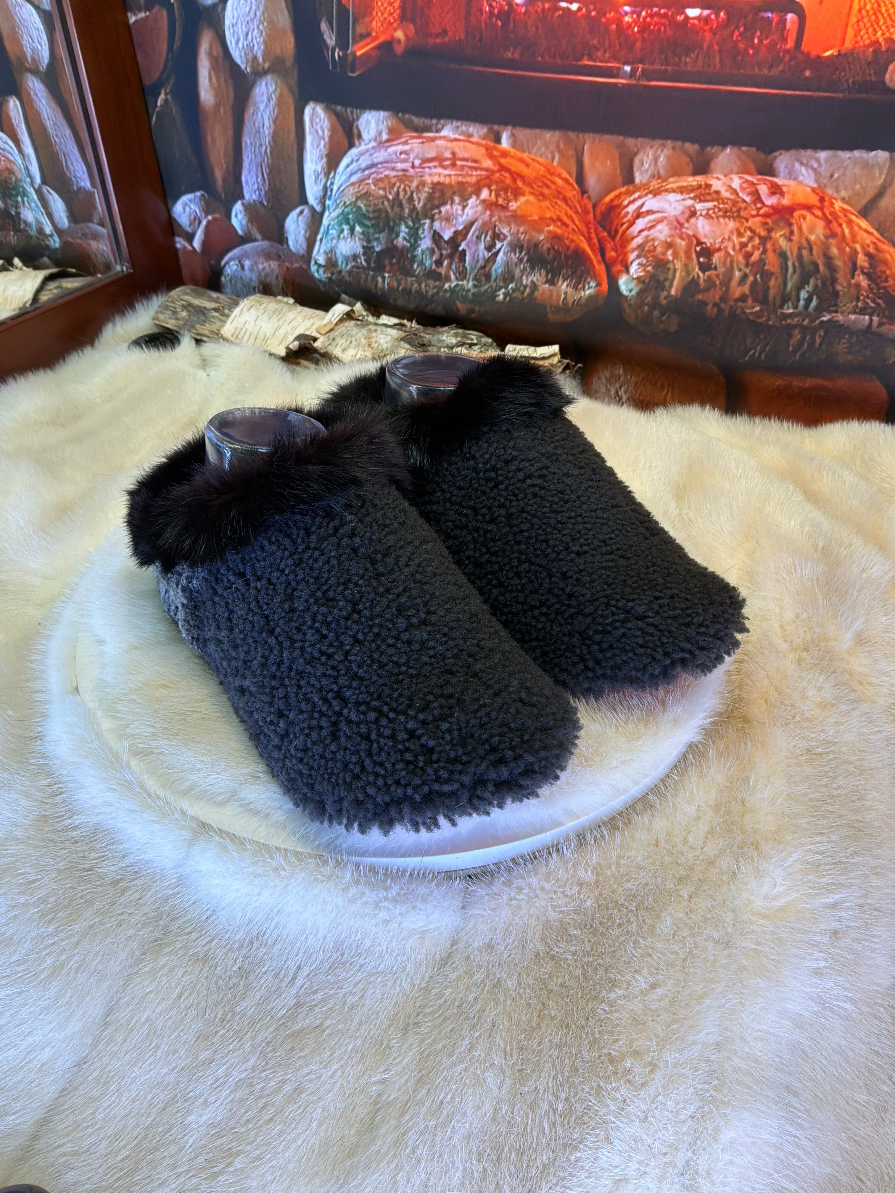 Slipper Rollande pointure 7 femme – Sherling italien & cuir recyclé, pièce unique faite à la main au Québec