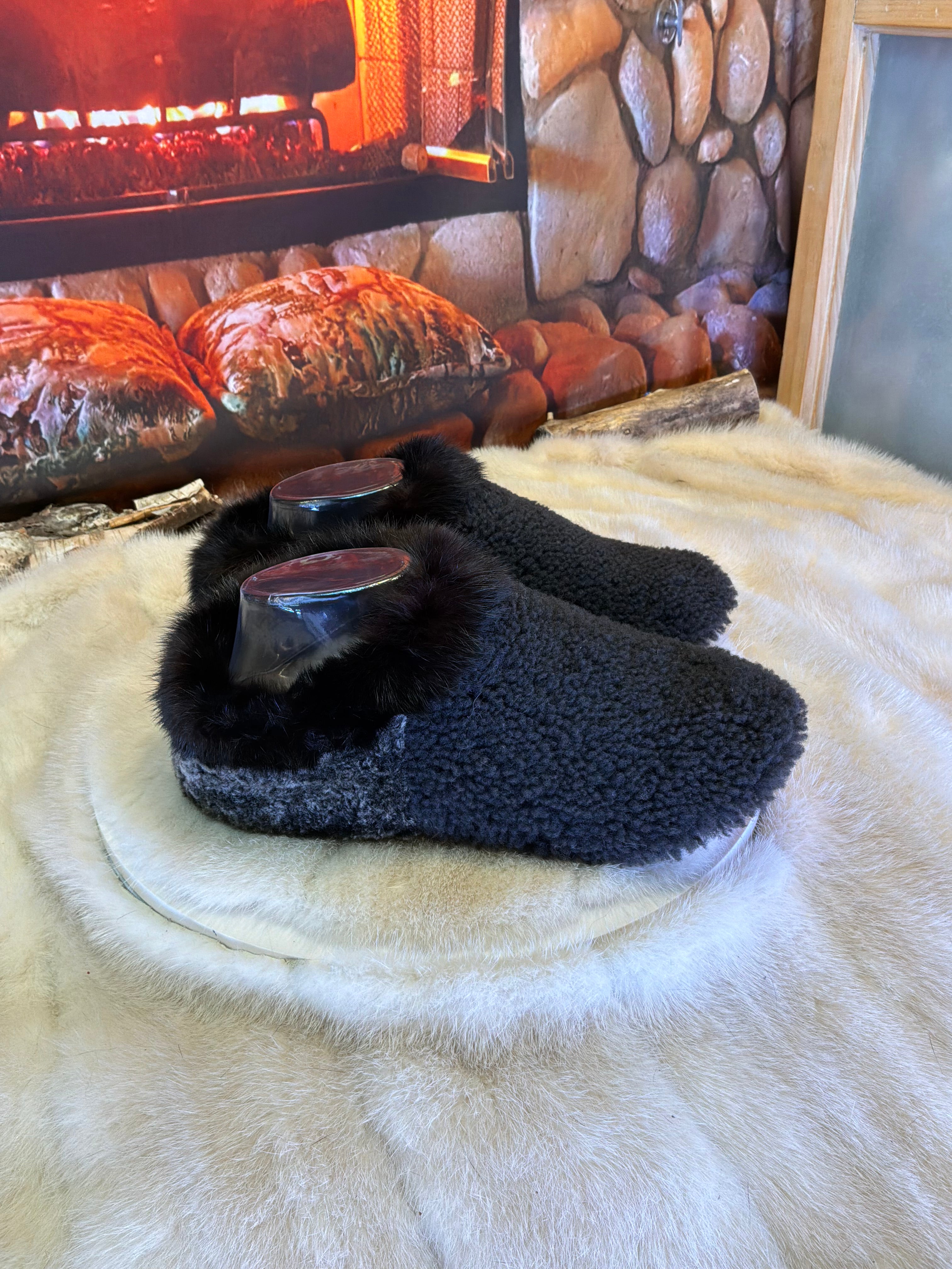 Slipper Rollande pointure 7 femme – Sherling italien & cuir recyclé, pièce unique faite à la main au Québec
