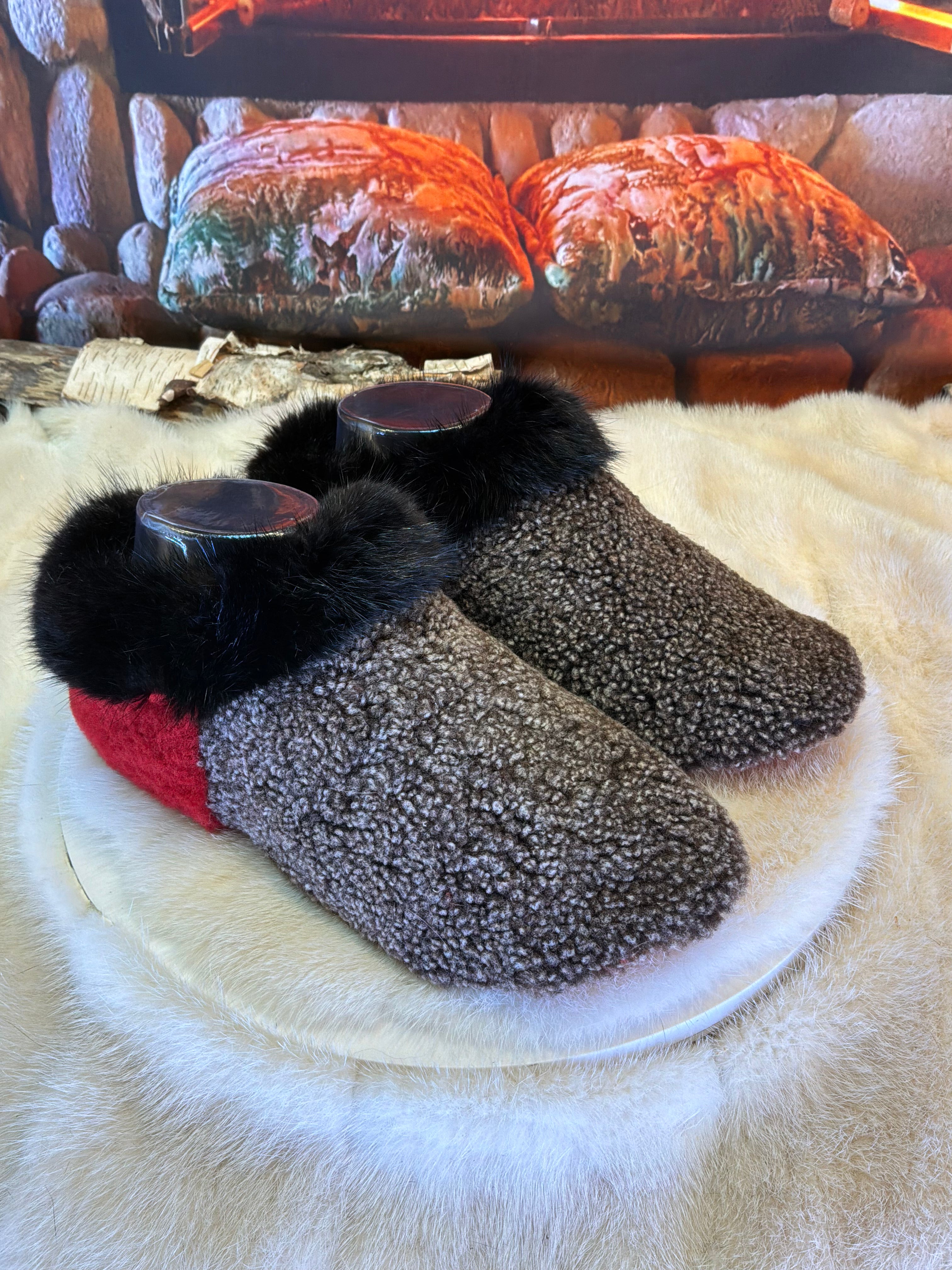 Slipper Jeanne pointure 7 femme – Sherling italien & cuir recyclé, pièce unique faite à la main au Québec