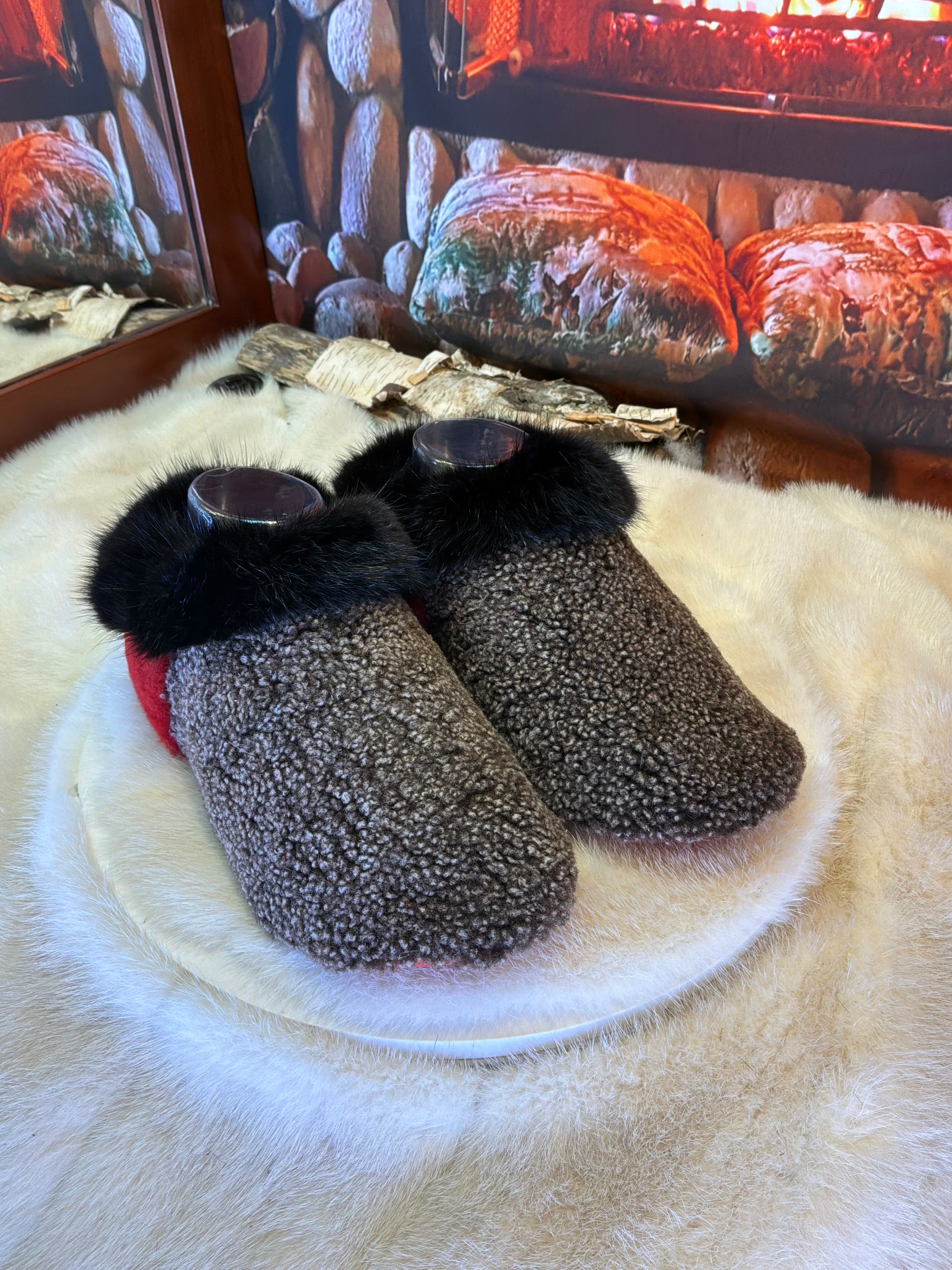 Slipper Jeanne pointure 7 femme – Sherling italien & cuir recyclé, pièce unique faite à la main au Québec