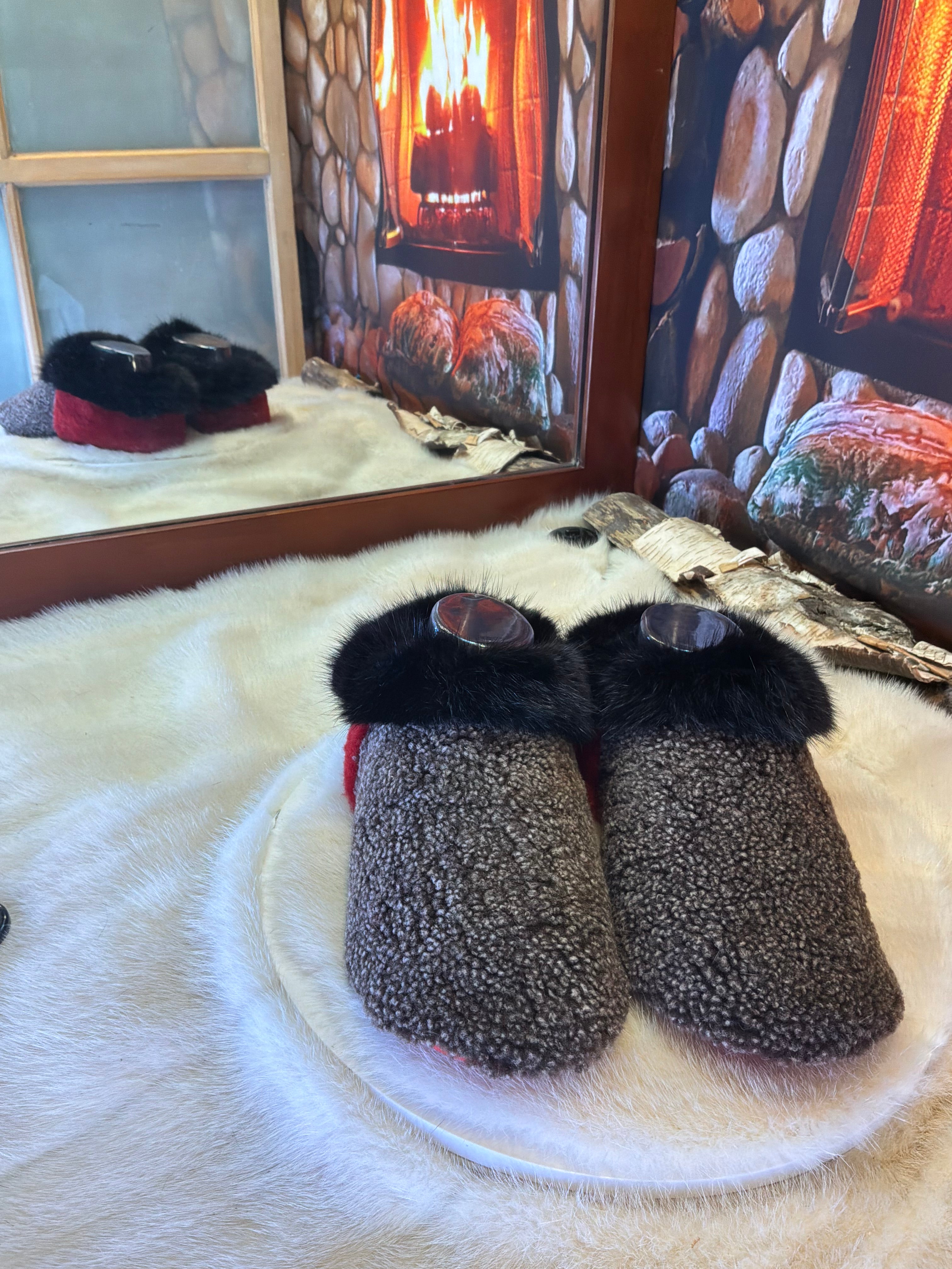 Slipper Jeanne pointure 7 femme – Sherling italien & cuir recyclé, pièce unique faite à la main au Québec
