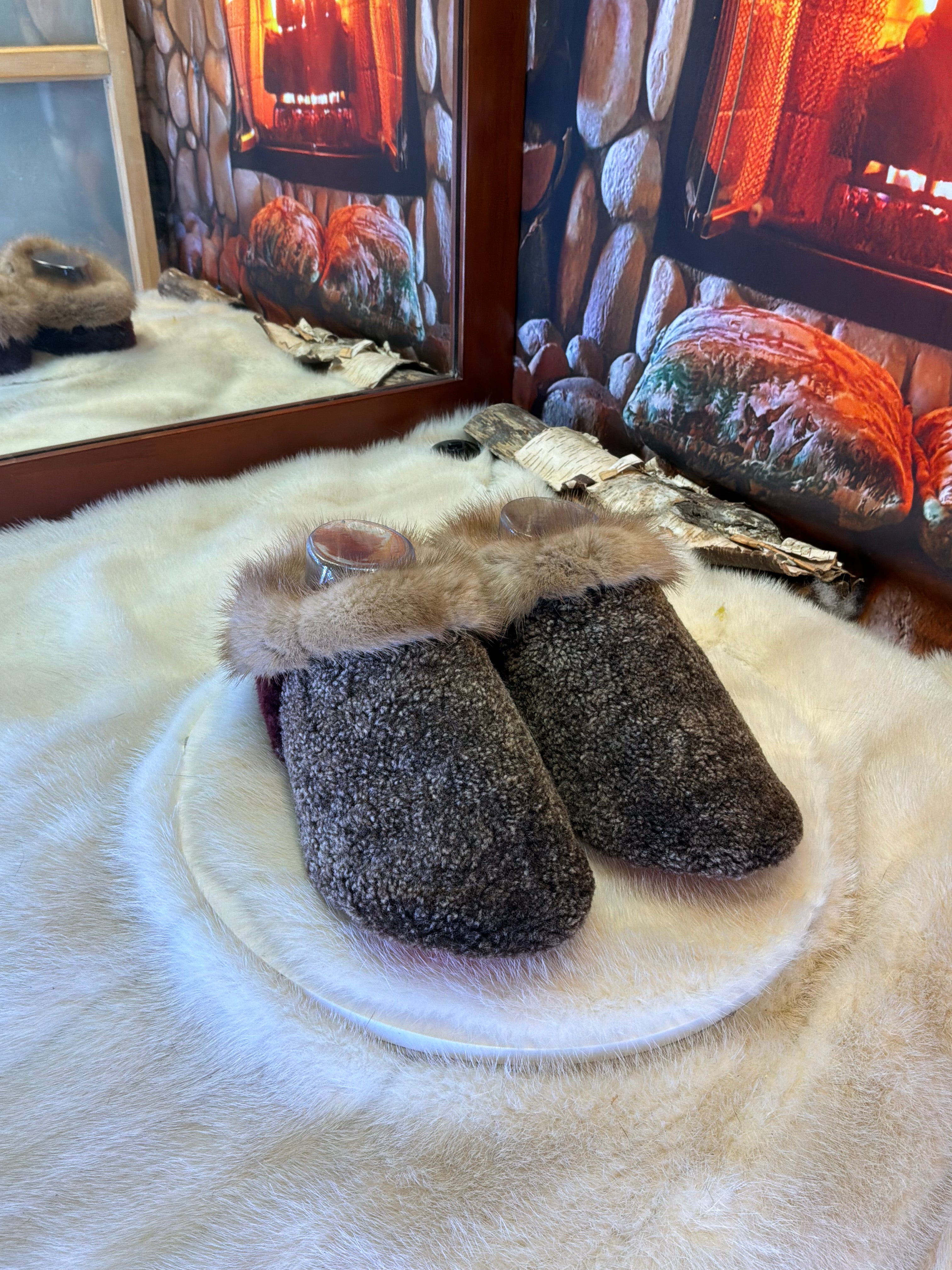 Slipper Yvonne pointure 7 femme – Sherling italien & cuir recyclé, pièce unique faite à la main au Québec