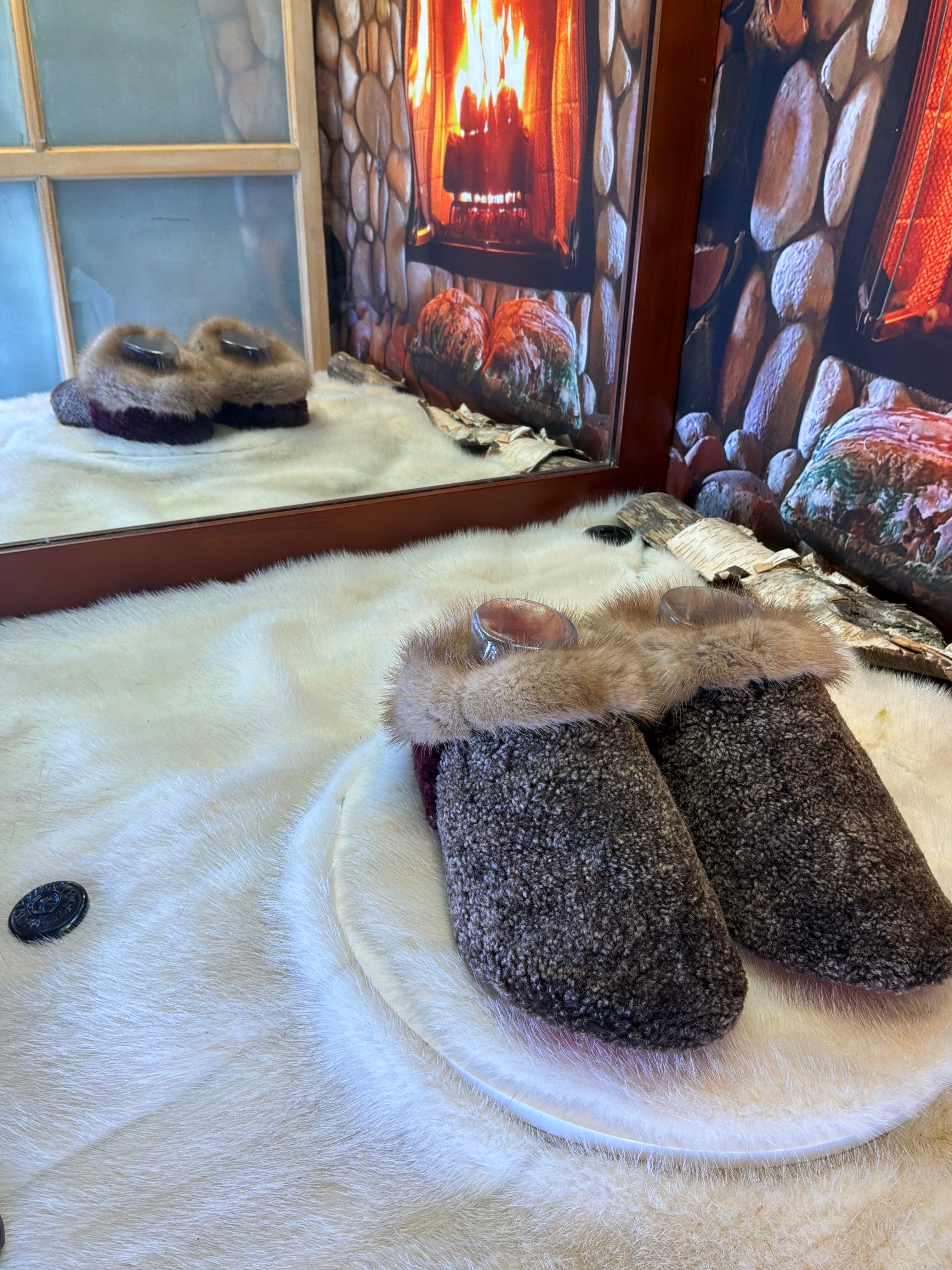 Slipper Yvonne pointure 7 femme – Sherling italien & cuir recyclé, pièce unique faite à la main au Québec