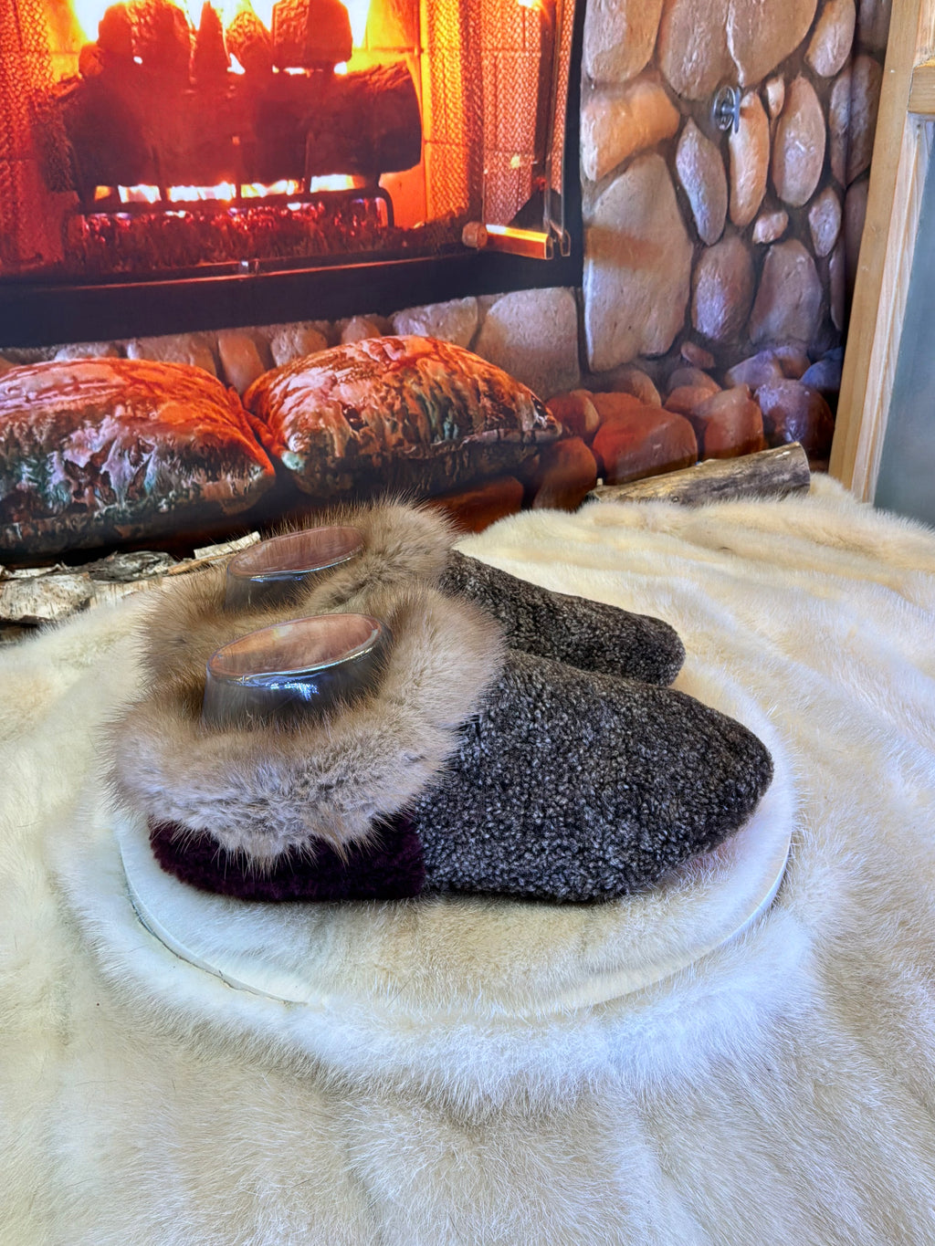 Slipper Yvonne pointure 7 femme – Sherling italien & cuir recyclé, pièce unique faite à la main au Québec