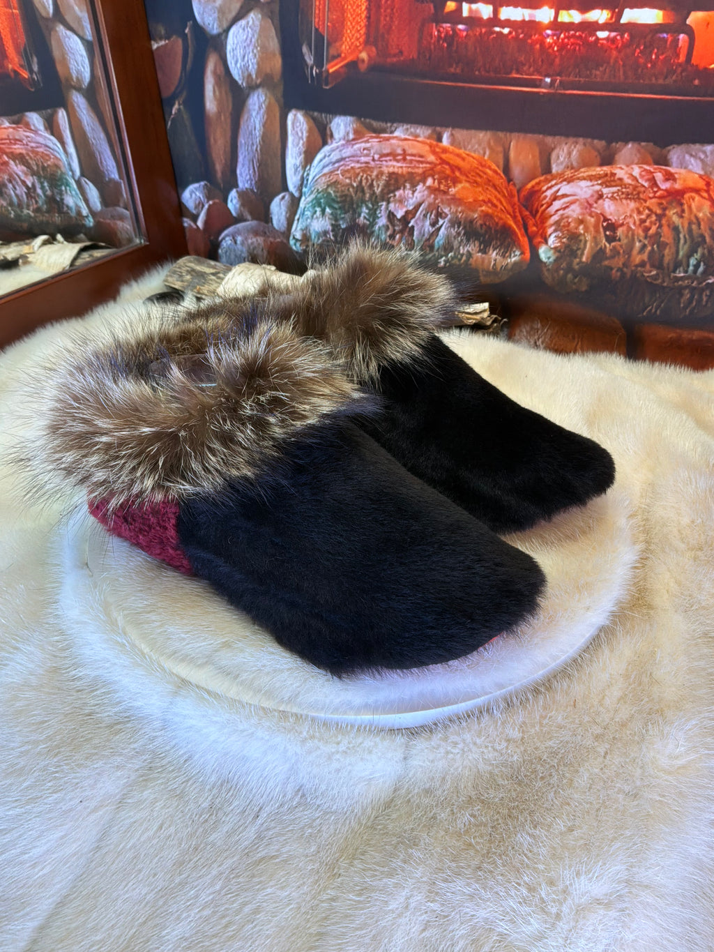 Slipper Blanche pointure 8 femme – Sherling italien & cuir recyclé, pièce unique faite à la main au Québec