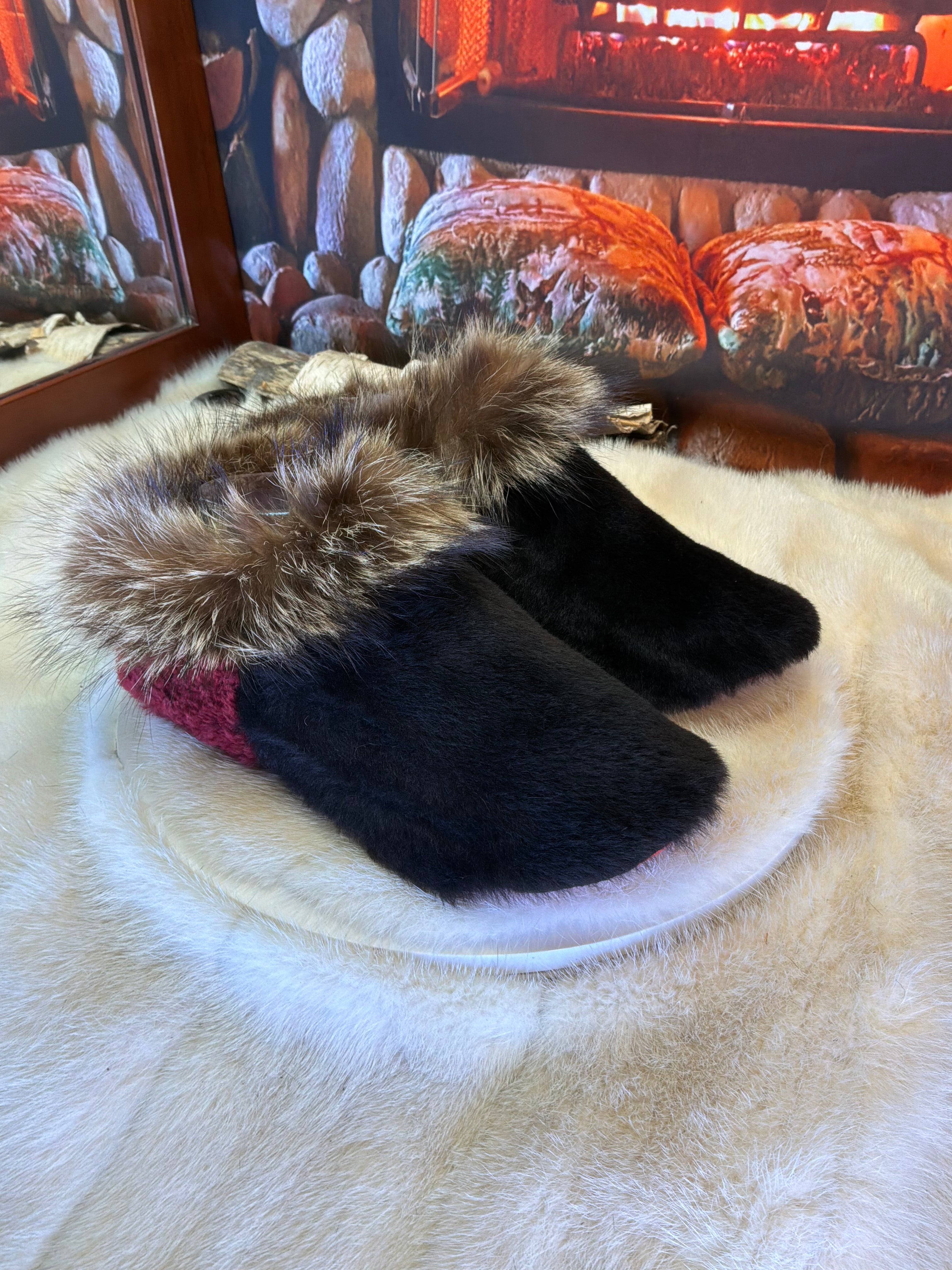 Slipper Blanche pointure 8 femme – Sherling italien & cuir recyclé, pièce unique faite à la main au Québec