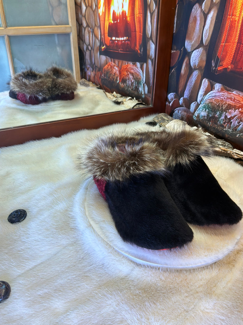 Slipper Blanche pointure 8 femme – Sherling italien & cuir recyclé, pièce unique faite à la main au Québec