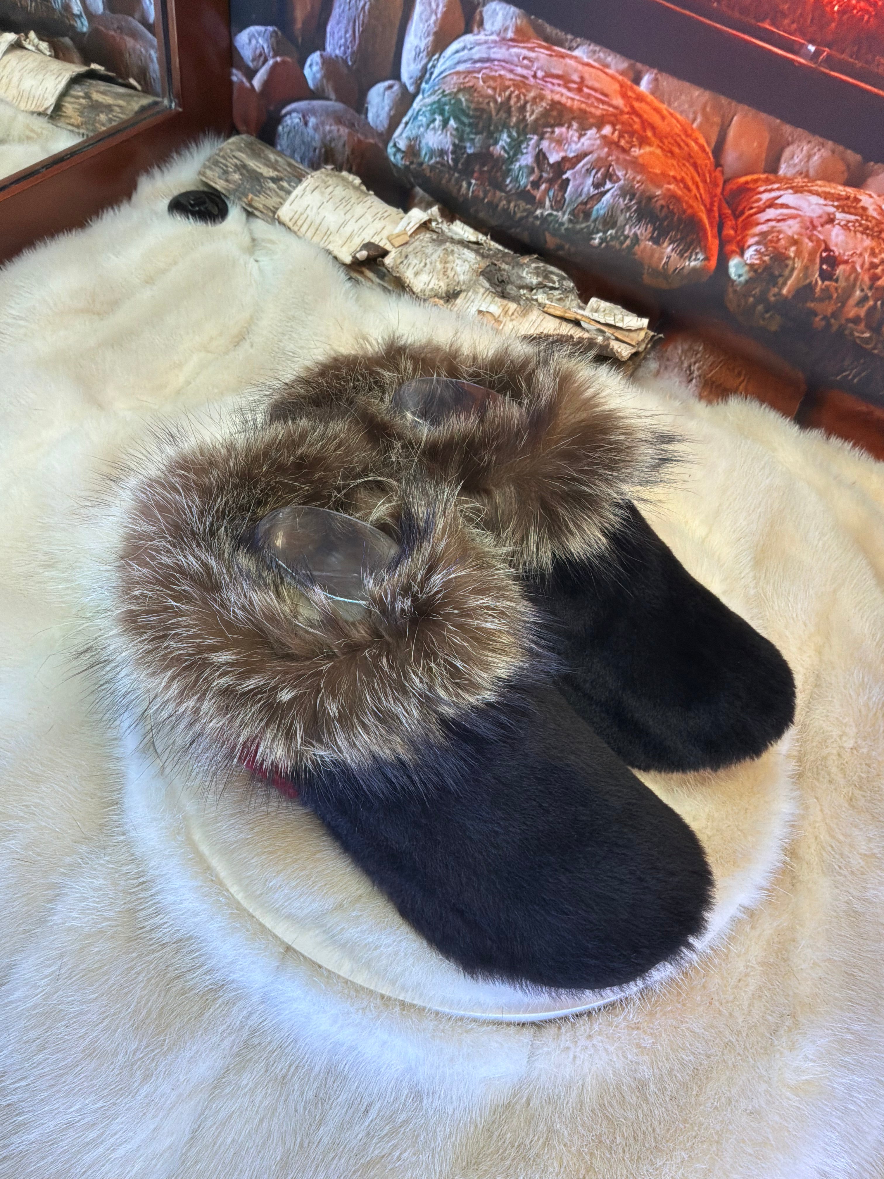 Slipper Blanche pointure 8 femme – Sherling italien & cuir recyclé, pièce unique faite à la main au Québec