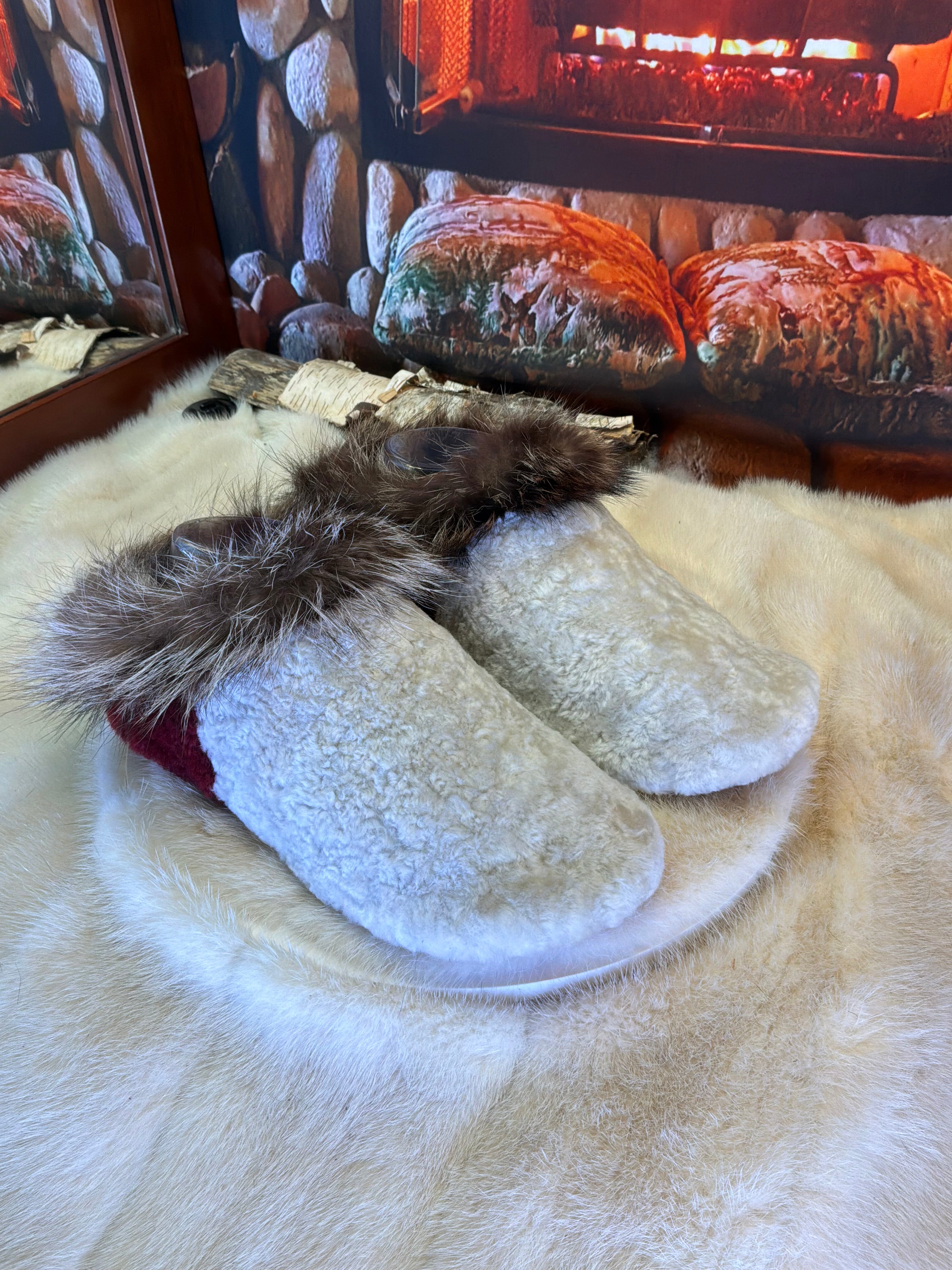 Slipper Ginette pointure 8 femme – Sherling italien & cuir recyclé, pièce unique faite à la main au Québec
