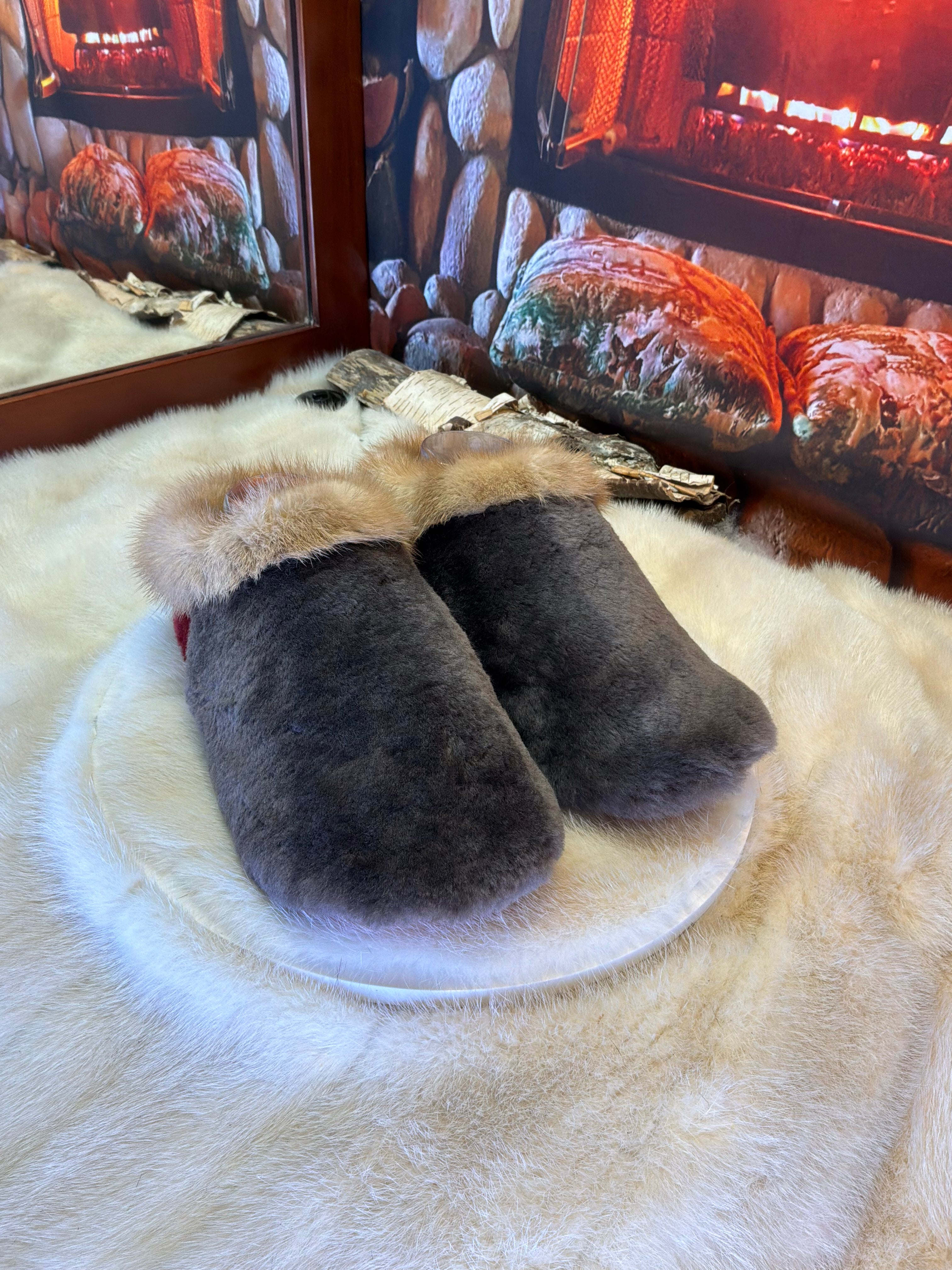 Slipper Rachelle pointure 8 femme – Sherling italien & cuir recyclé, pièce unique faite à la main au Québec