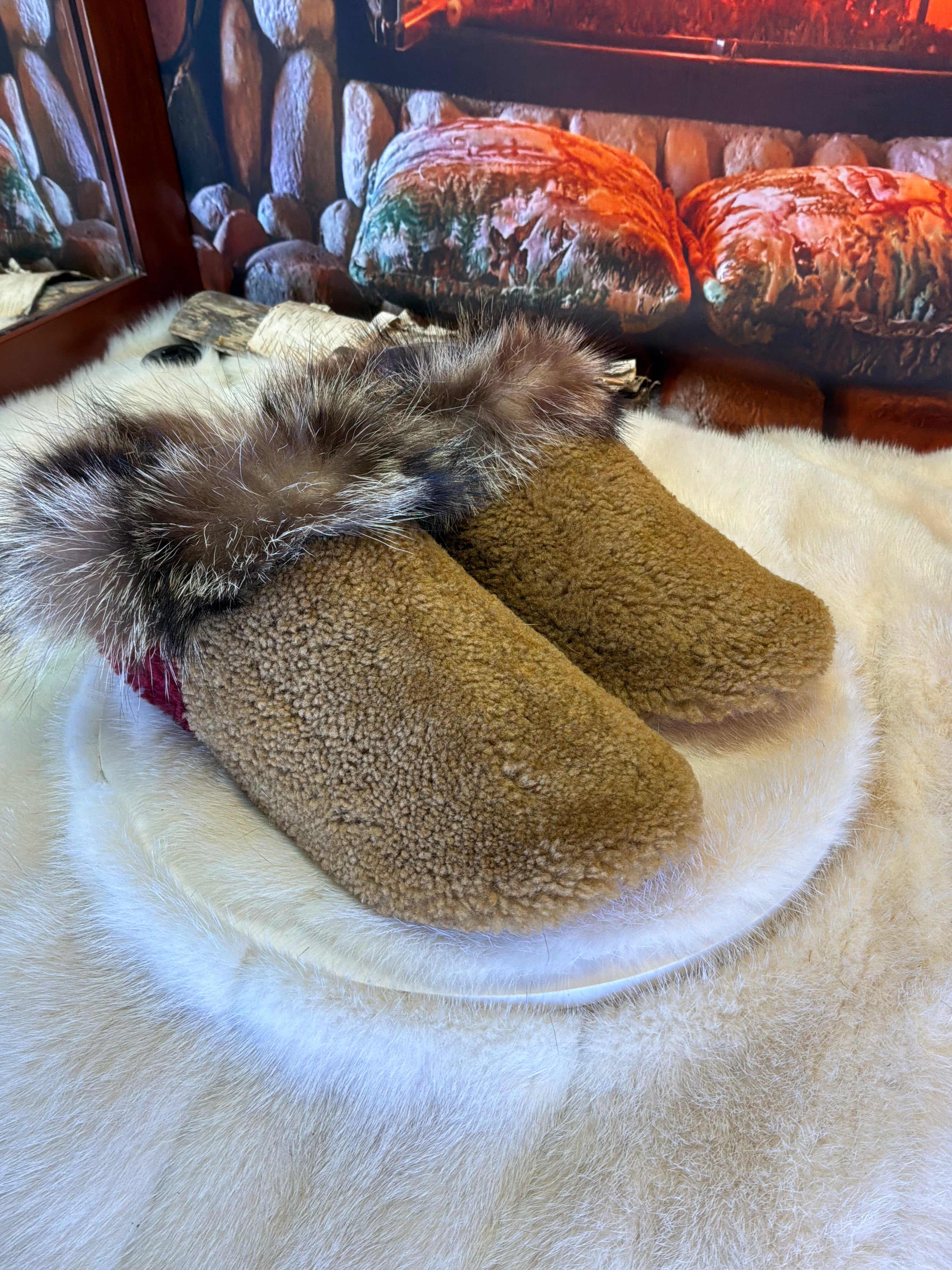 Slipper Sylvie pointure 8 femme – Sherling italien & cuir recyclé, pièce unique faite à la main au Québec
