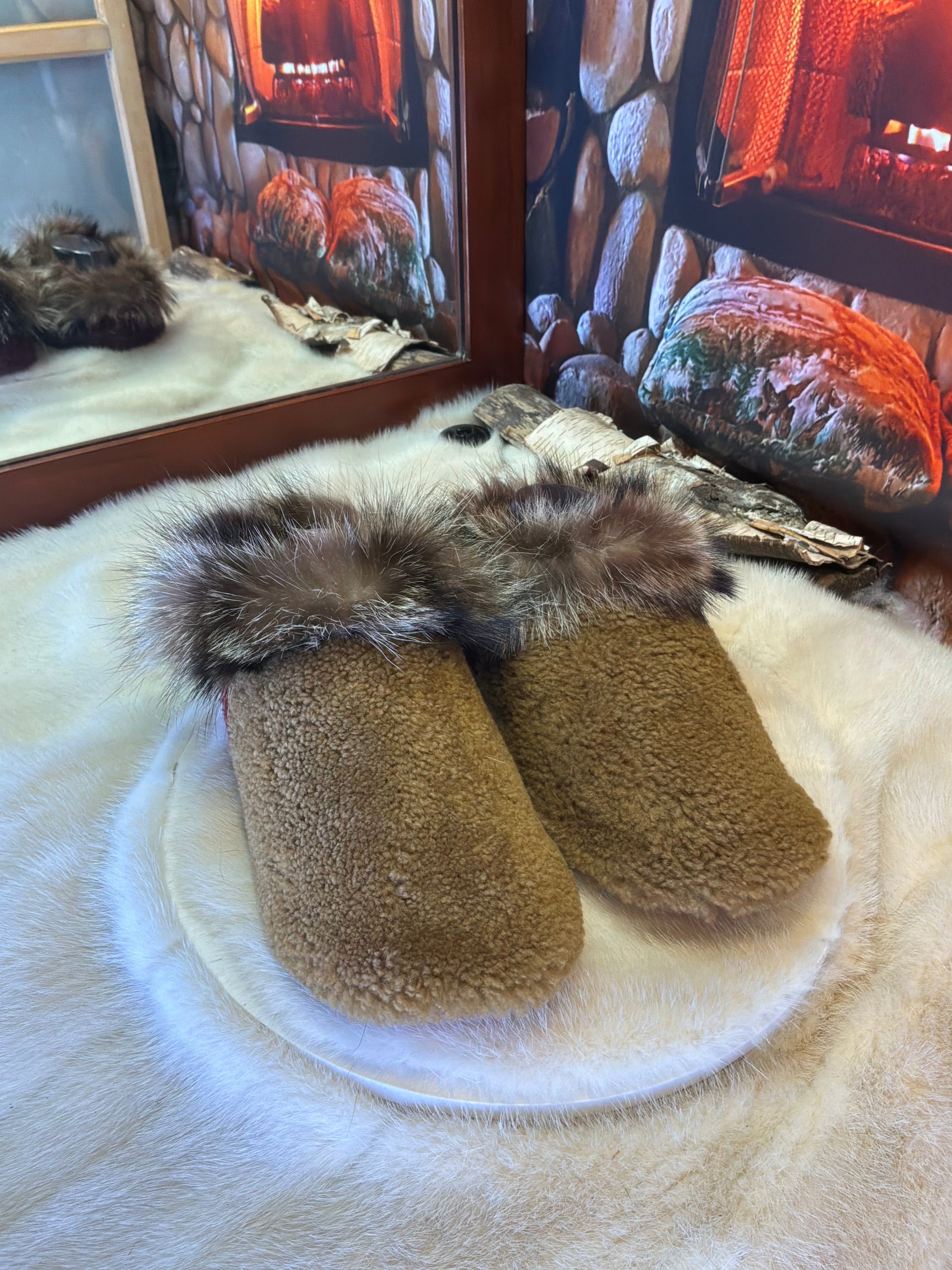 Slipper Sylvie pointure 8 femme – Sherling italien & cuir recyclé, pièce unique faite à la main au Québec