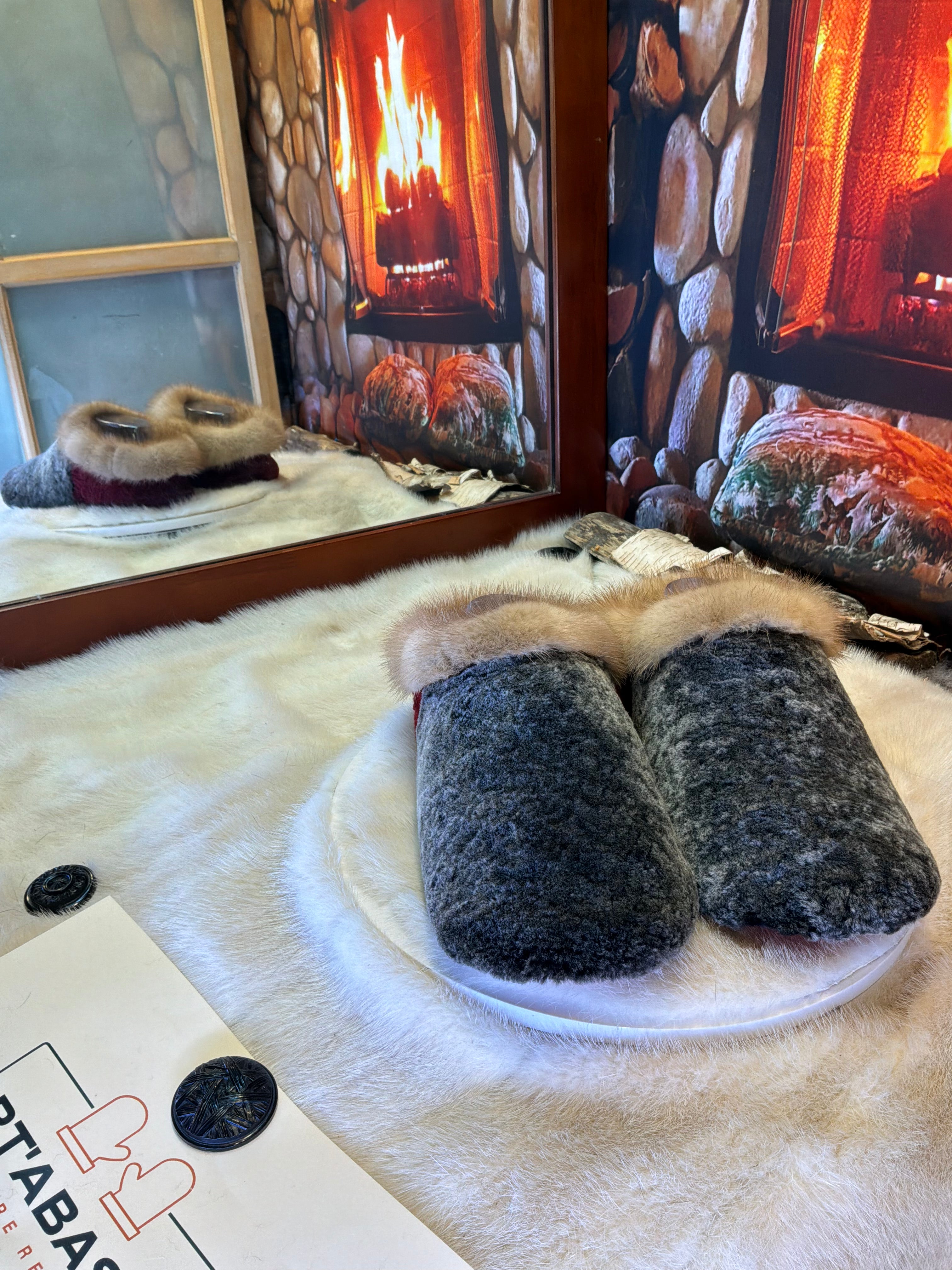 Slipper Raymonde pointure 8 femme – Sherling italien & cuir recyclé, pièce unique faite à la main au Québec