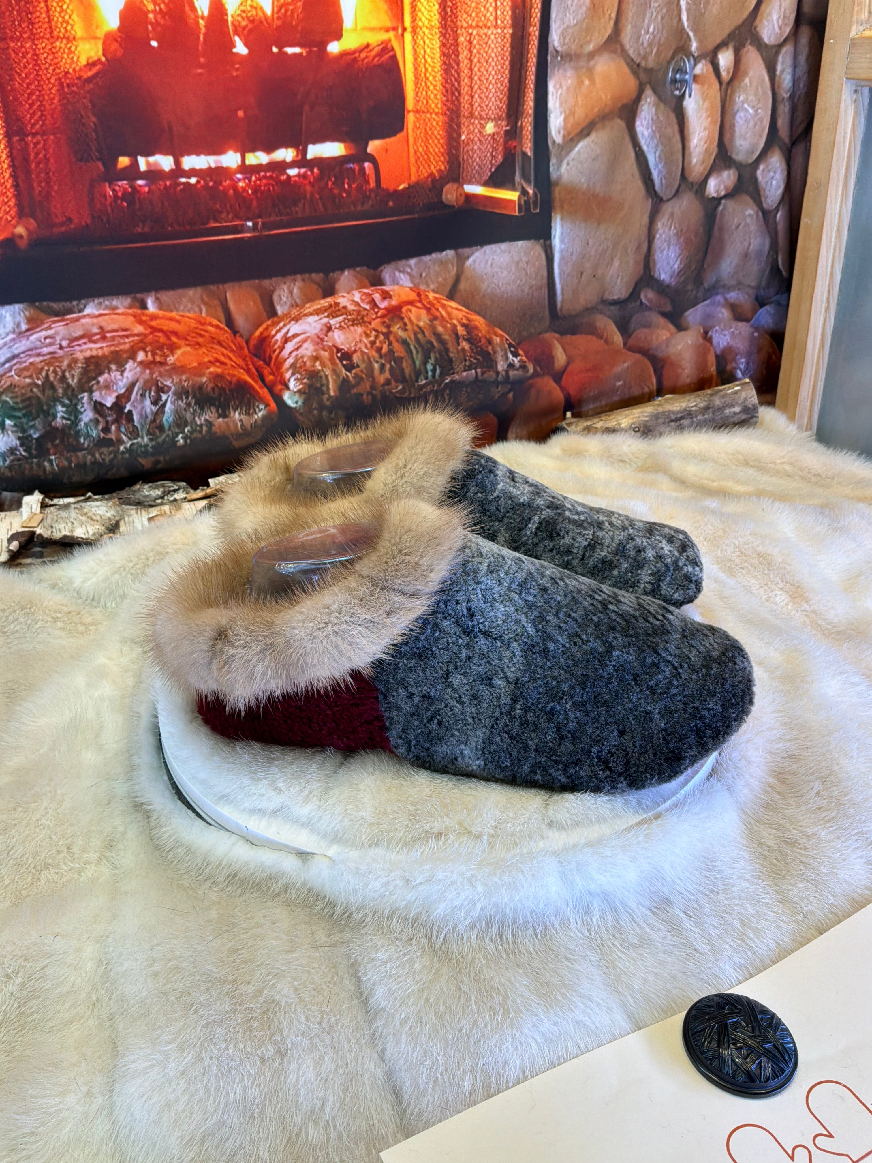 Slipper Raymonde pointure 8 femme – Sherling italien & cuir recyclé, pièce unique faite à la main au Québec