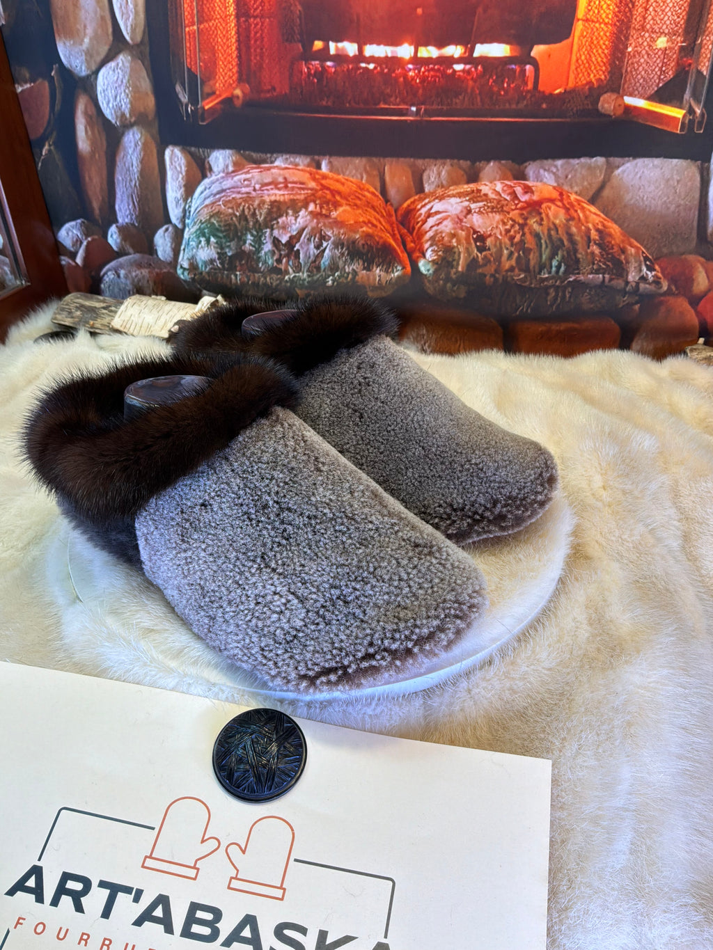 Slipper Jeanne-Mance pointure 9 femme – Sherling italien & cuir recyclé, pièce unique faite à la main au Québec