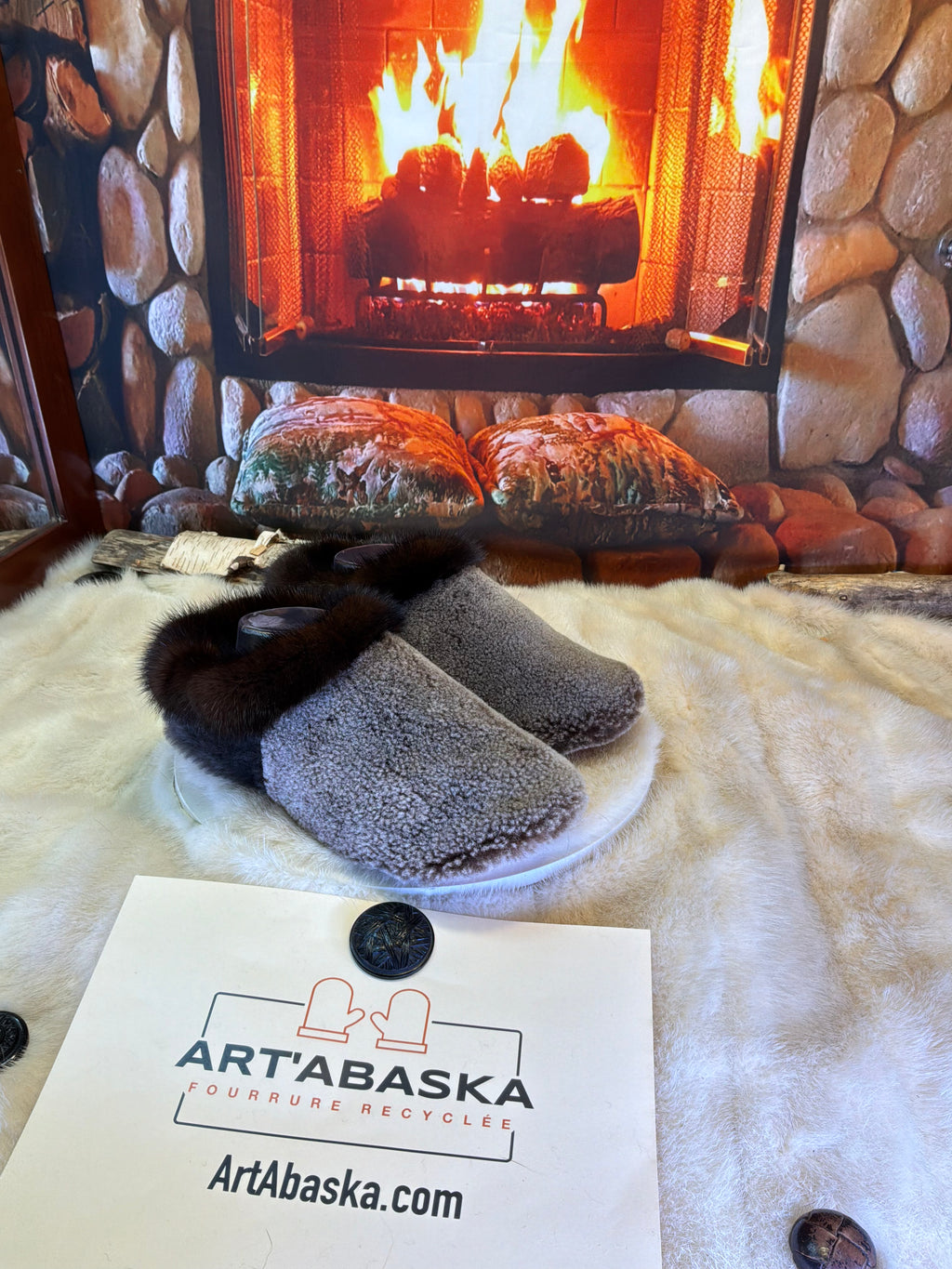 Slipper Jeanne-Mance pointure 9 femme – Sherling italien & cuir recyclé, pièce unique faite à la main au Québec